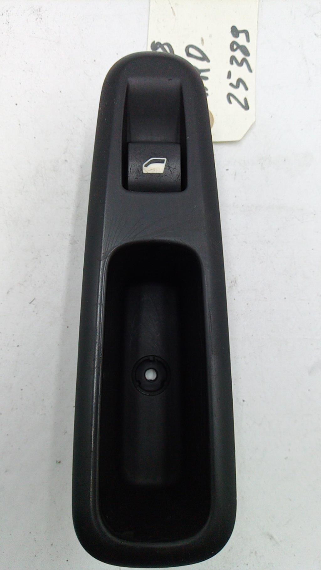 Interruttore lavacristalli posteriore destro PEUGEOT 5008 1 PHASE 1 Diésel - 1