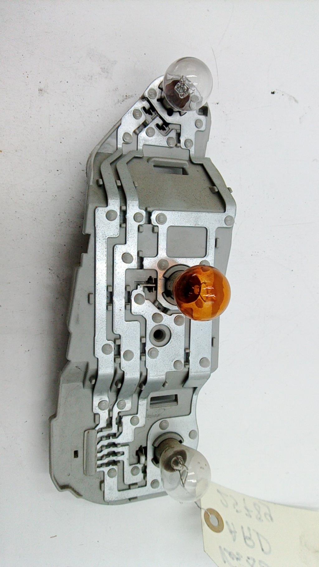 Base portalampade fanale posteriore destro TOYOTA COROLLA VERSO 2 PHASE 2 Diésel - 1