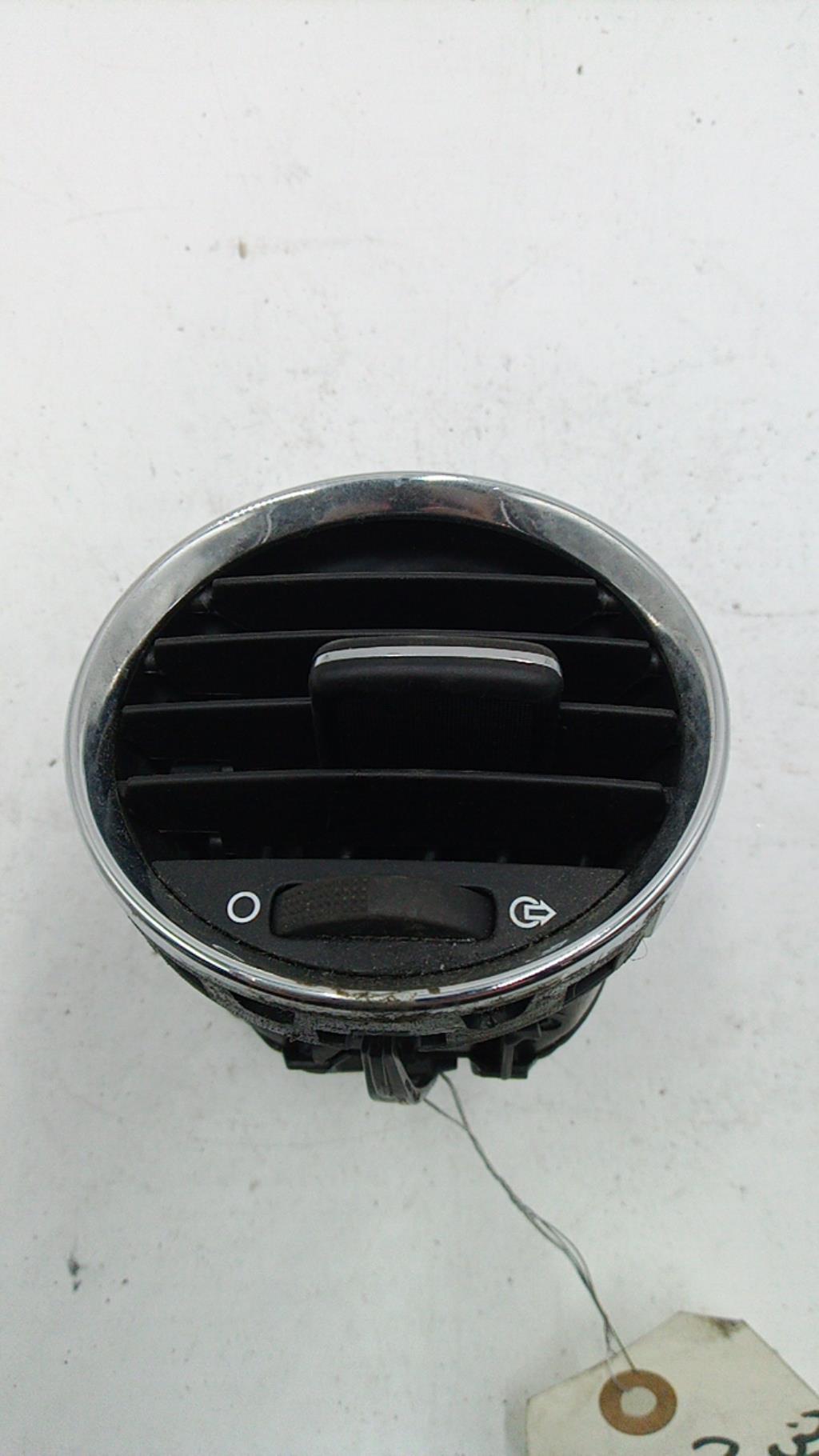 Bocchetta aerazione cruscotto anteriore destra PEUGEOT 308 1 PHASE 1 Diésel - 1