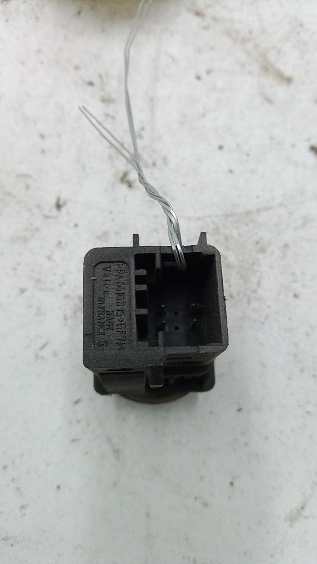 Bouton de warning CITROEN BERLINGO 1 PHASE 2 Diesel - 1
