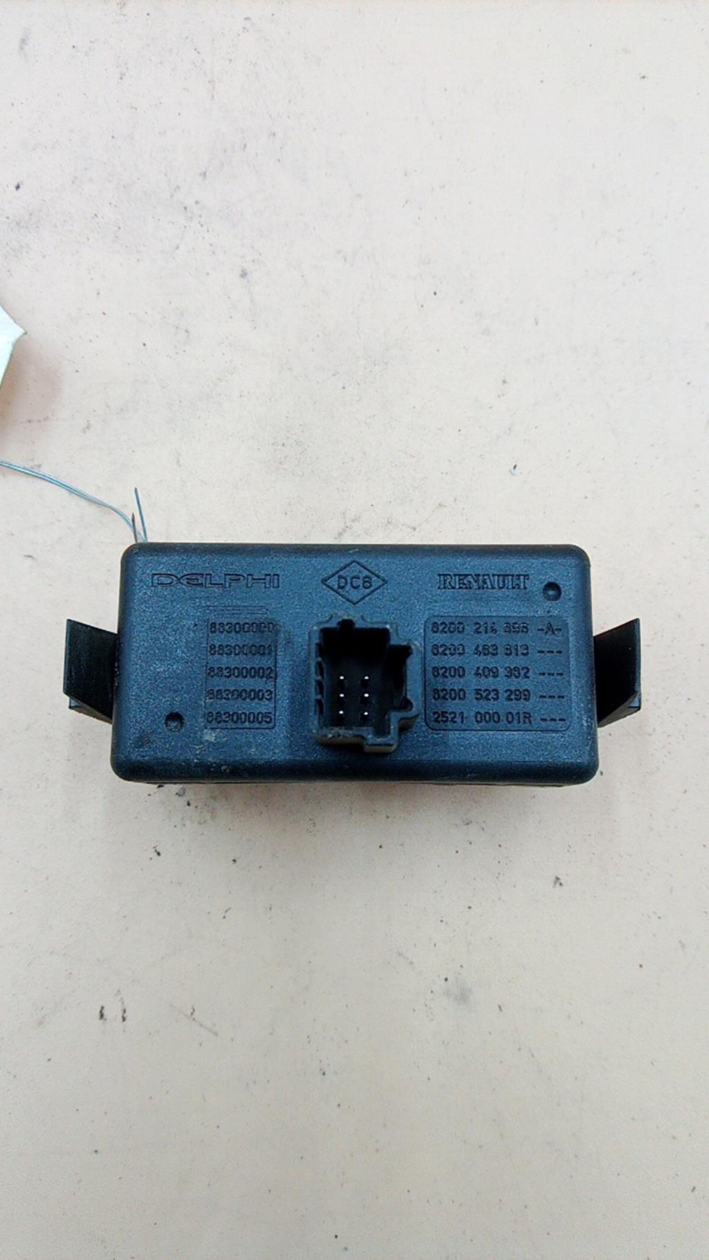 Bouton de warning RENAULT CLIO 3 PHASE 2 Diesel - 1