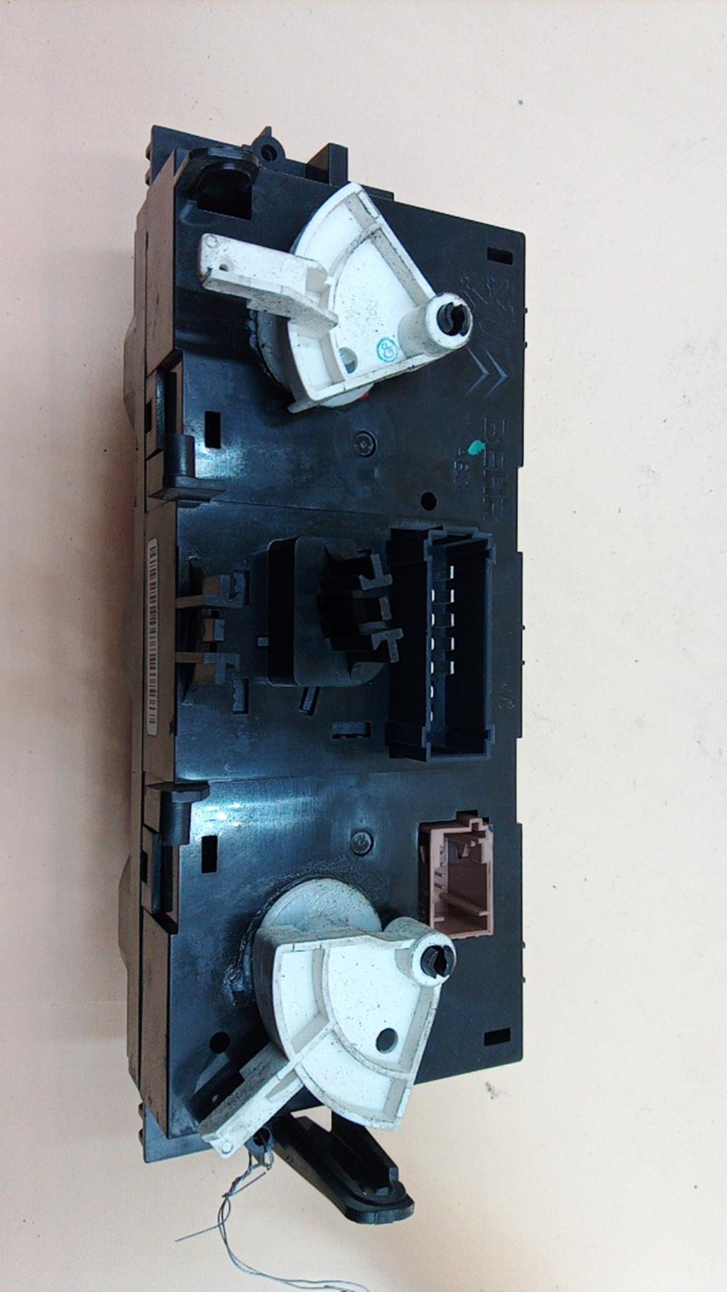 Commande chauffage CITROEN C3 2 PHASE 2 Essence - 1