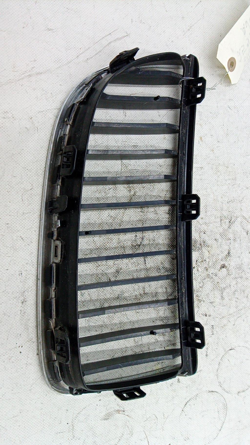 Grille de calandre gauche BMW SERIE 3 E90 PHASE 1 Diesel - 1