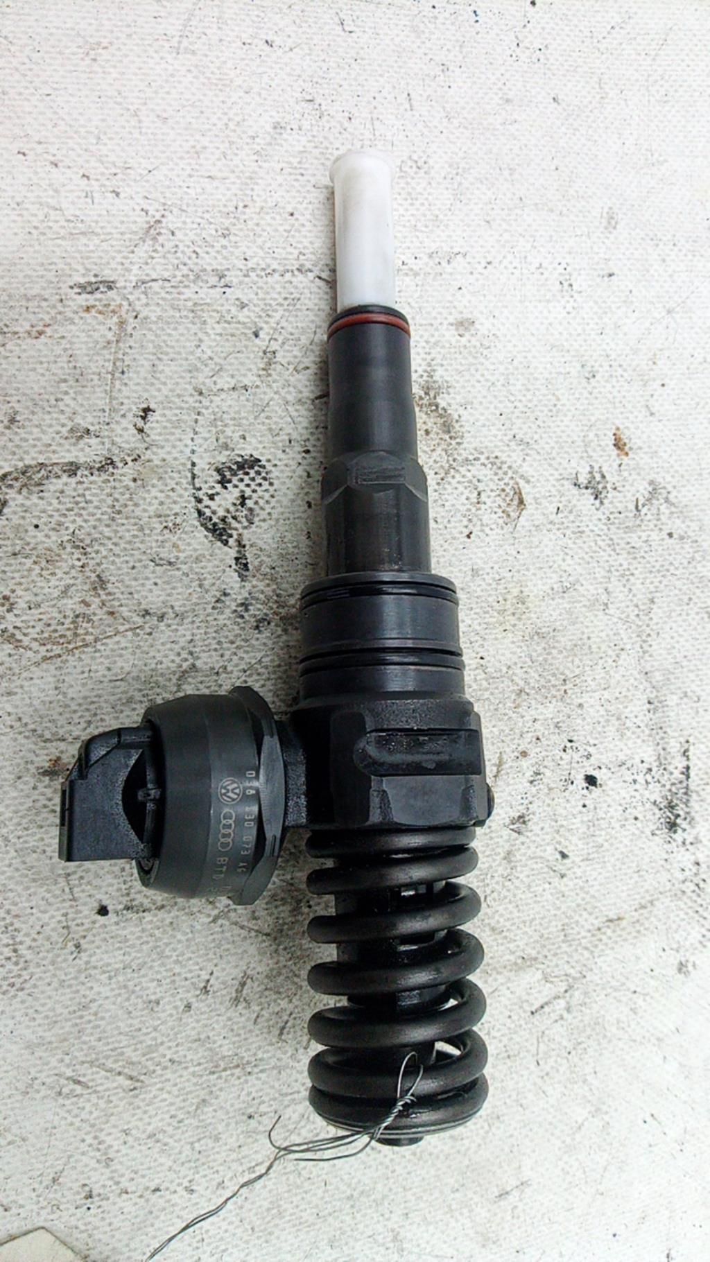 Injecteurs VOLKSWAGEN GOLF 5 Diesel - 1