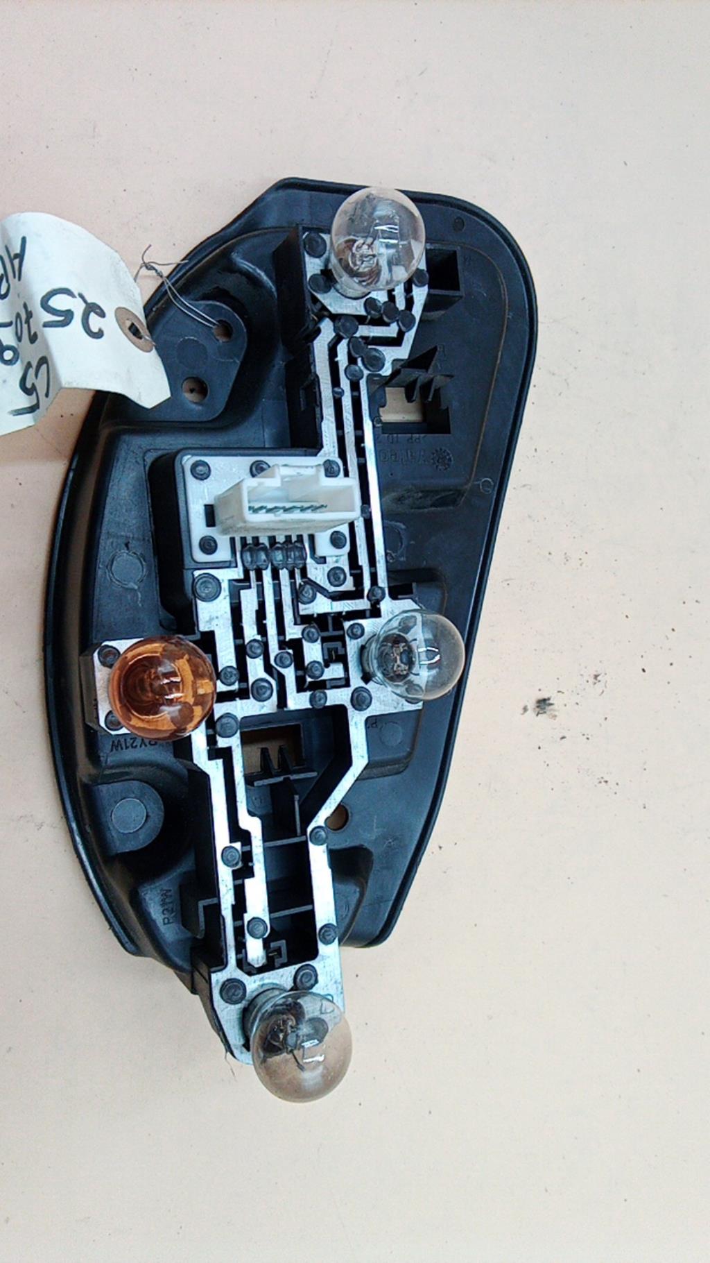 Base portalampade fanale posteriore destro CITROEN C5 1 PHASE 1 Diésel - 1