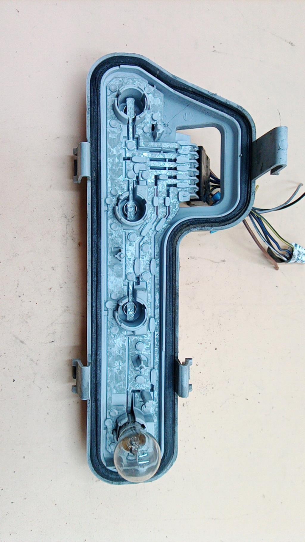 Base portalampade fanale posteriore destro OPEL ZAFIRA A PHASE 1 Diésel - 1