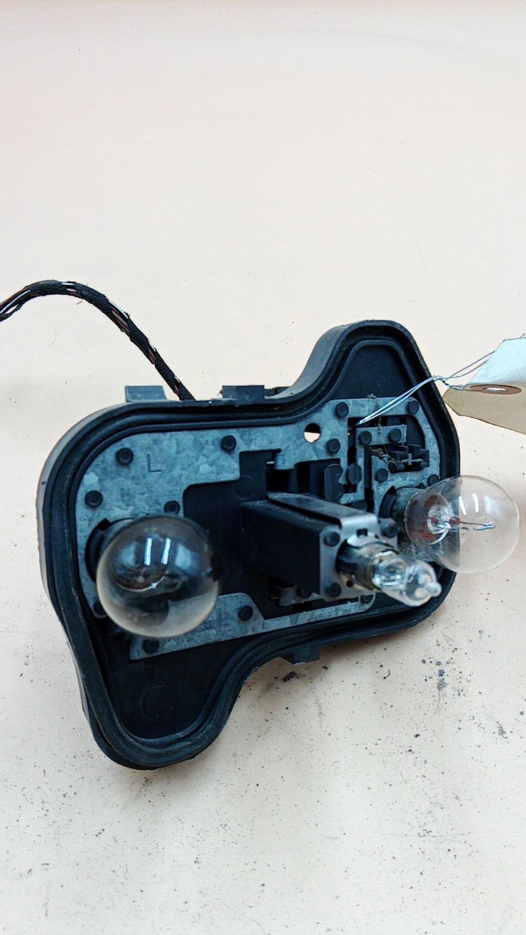 Base portalampade fanale posteriore sinistro VOLKSWAGEN GOLF 5 Diésel - 1