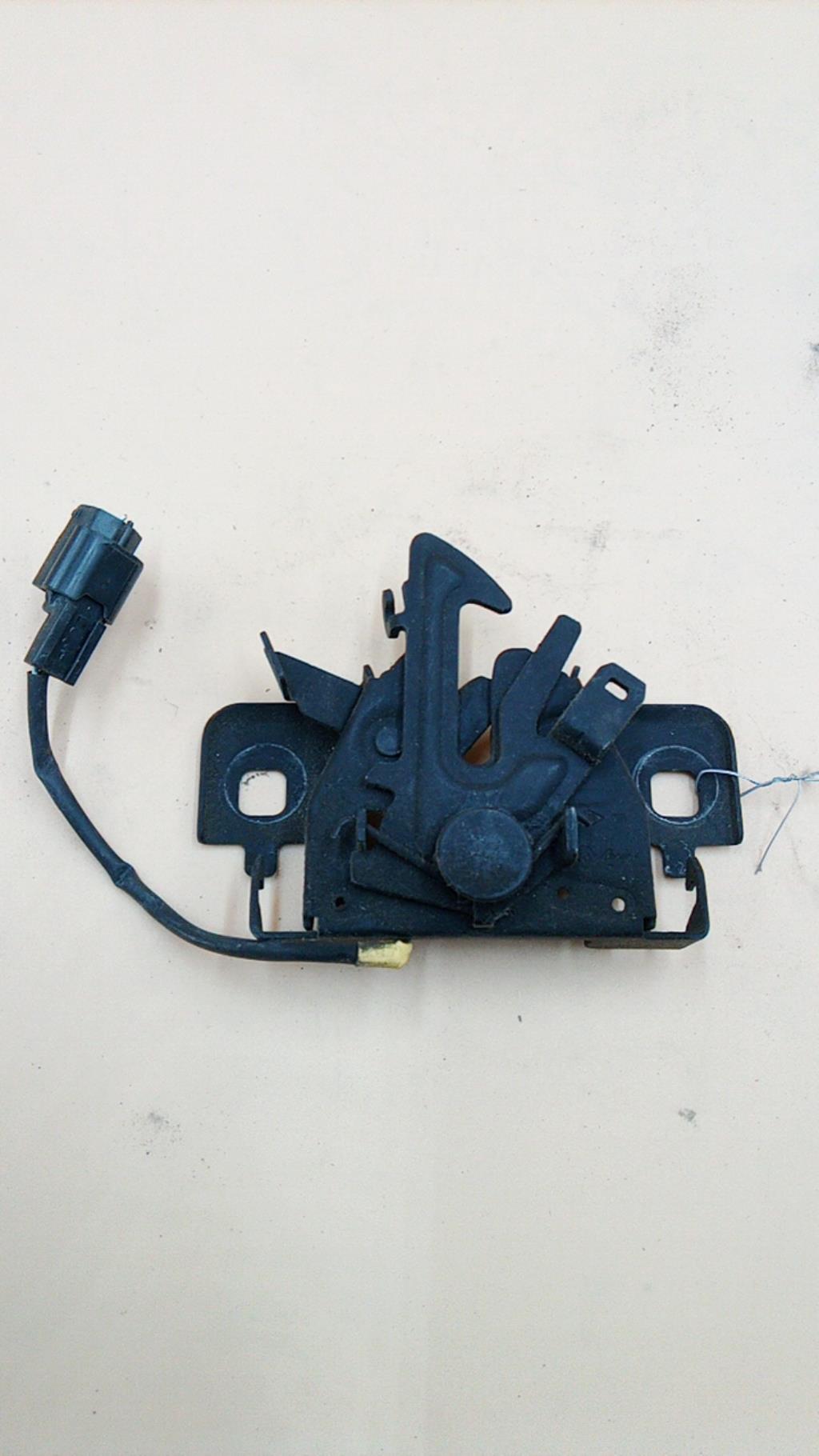 Serrure de capot RENAULT CLIO 4 PHASE 2 Diesel - 1