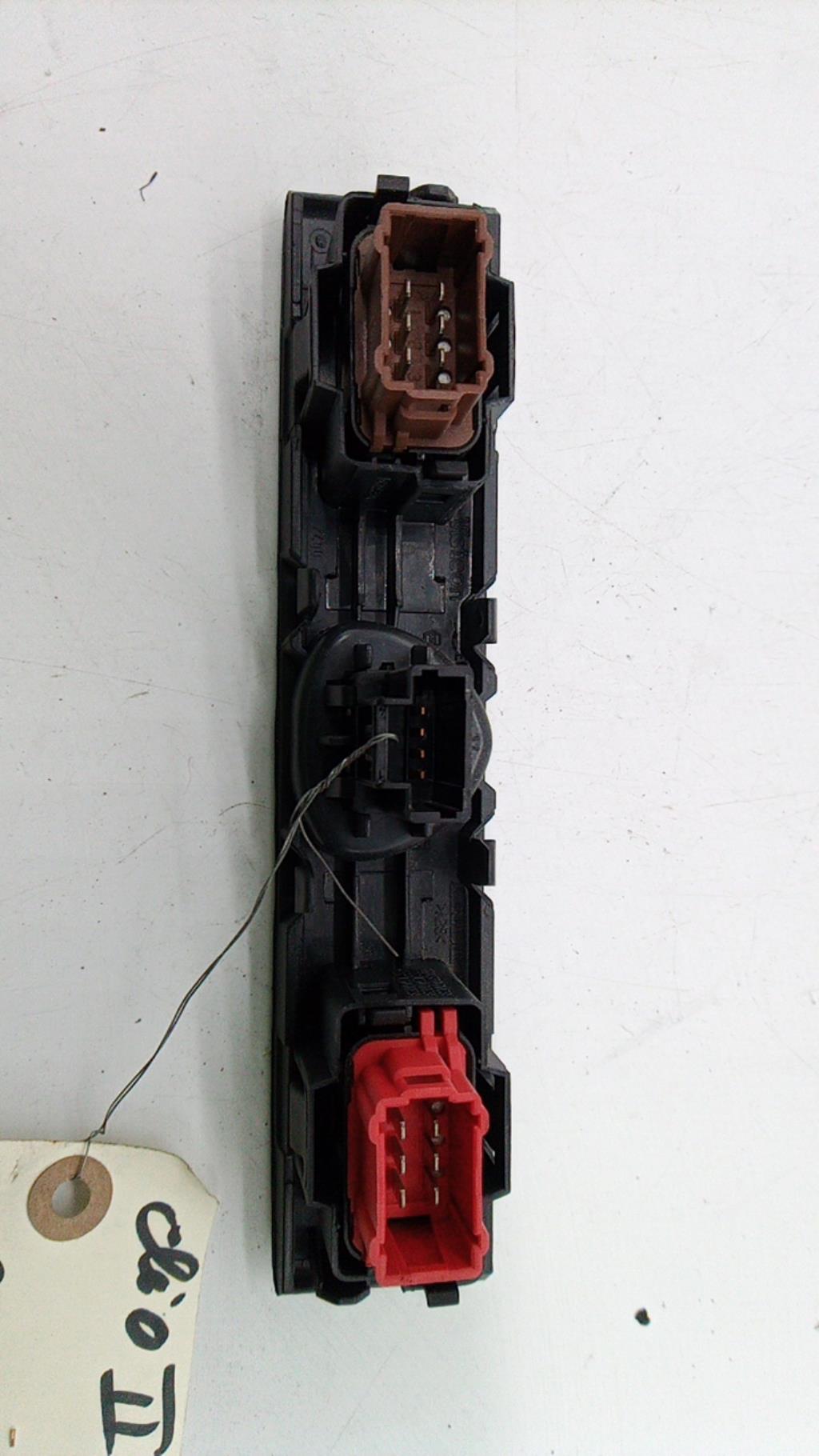 Bouton de warning RENAULT CLIO 2 PHASE 2 Diesel - 1