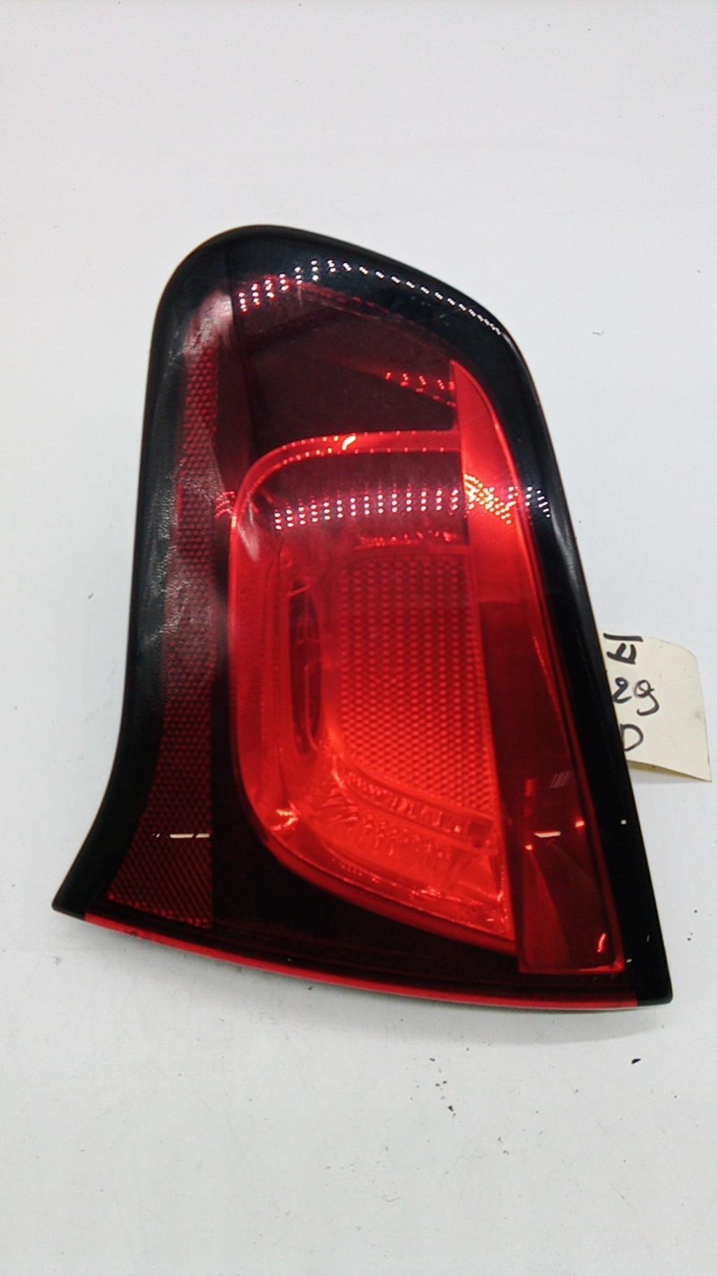 Feu arriere secondaire droit (feux) CITROEN C3 2 PHASE 1 Essence - 1