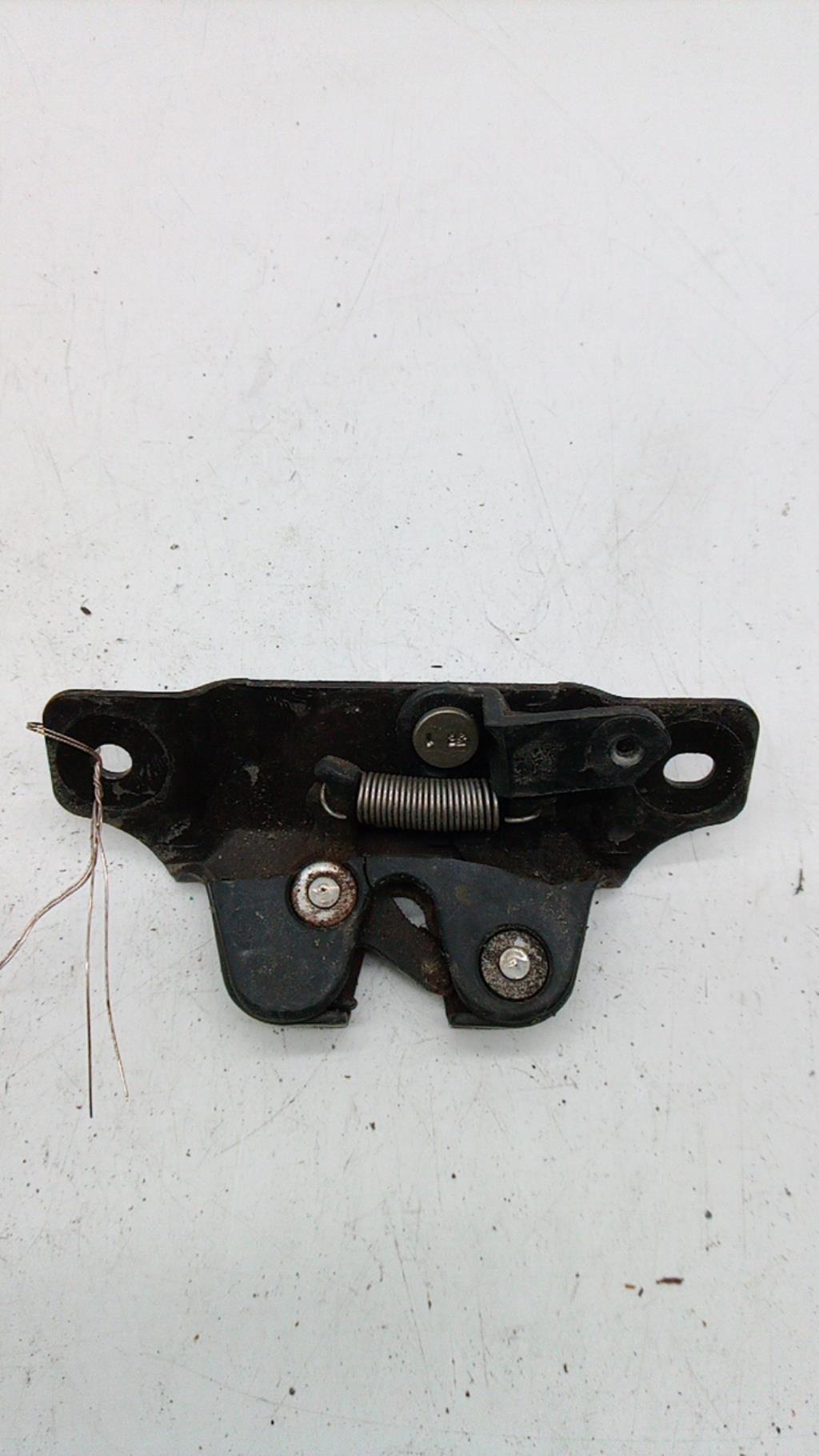 Serrure de coffre CITROEN SAXO PHASE 2 Essence - 1