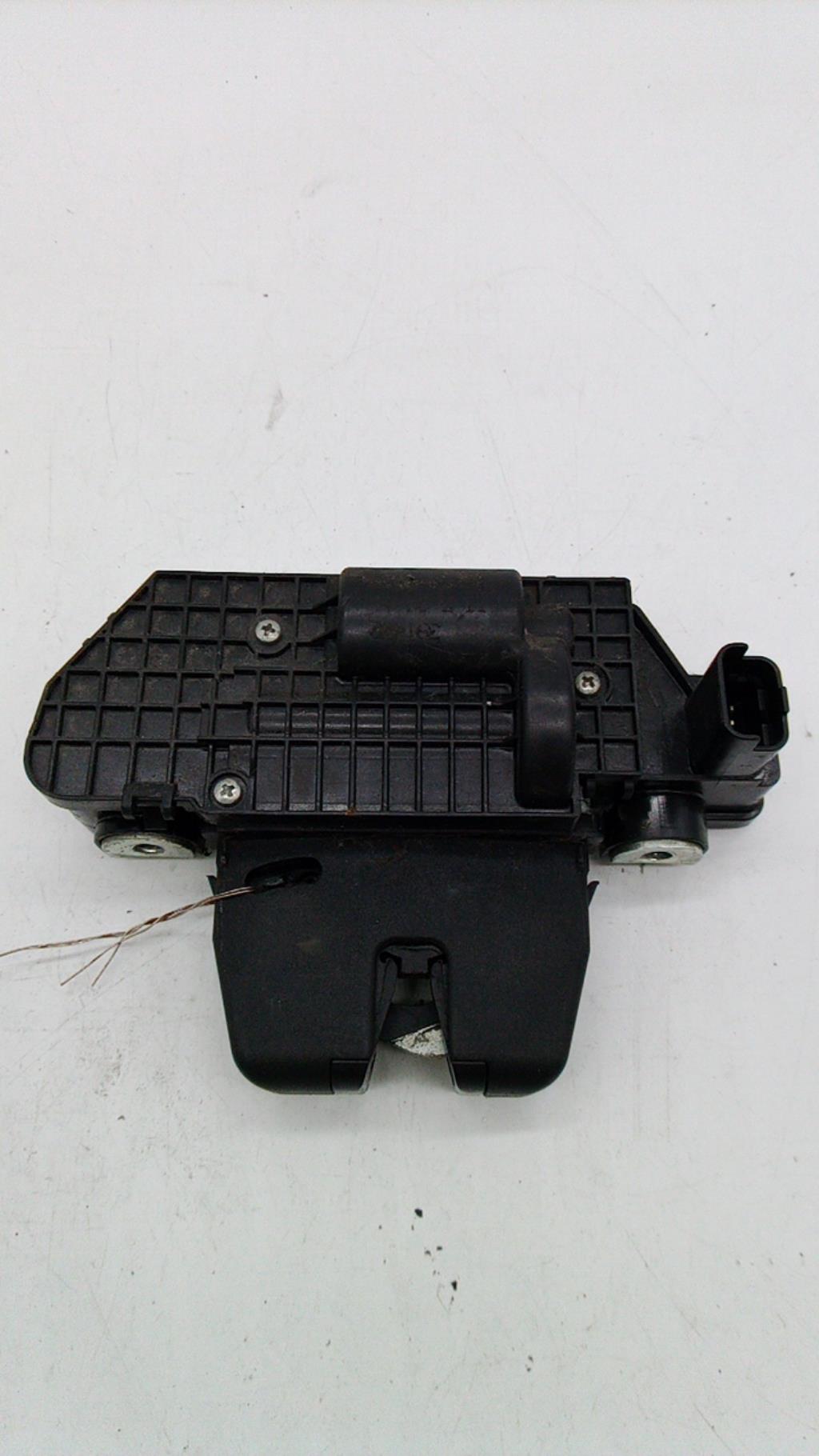 Serrure de hayon CITROEN C3 2 PHASE 1 Essence - 1