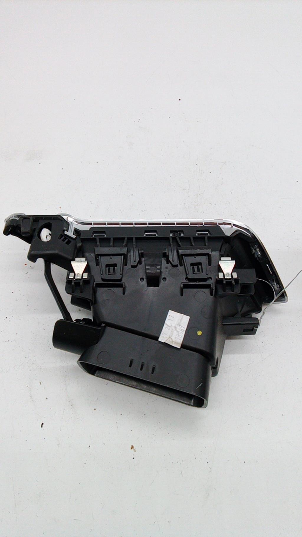 Bocchetta aerazione cruscotto anteriore destra PEUGEOT 208 1 PHASE 2 Diésel - 1