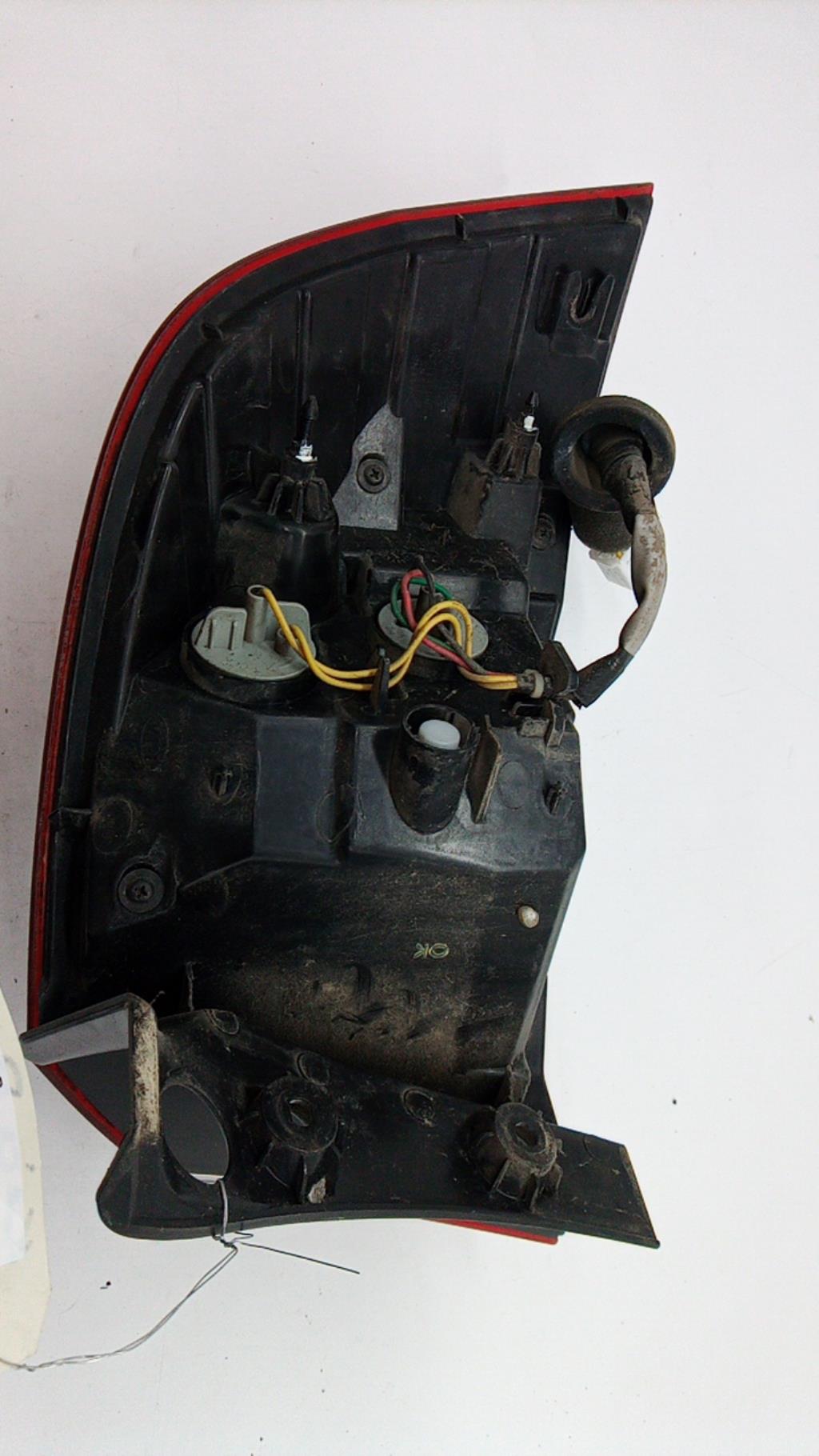 Fanale posteriore principale sinistro (luci) KIA RIO 3 PHASE 1 Gasolina - 1