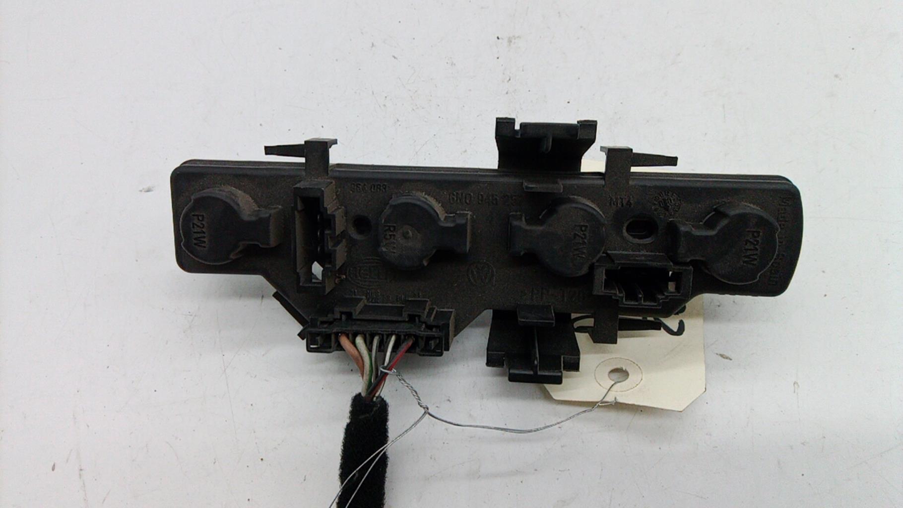 Base portalampade fanale posteriore sinistro VOLKSWAGEN POLO 3 PHASE 2 Gasolina - 1