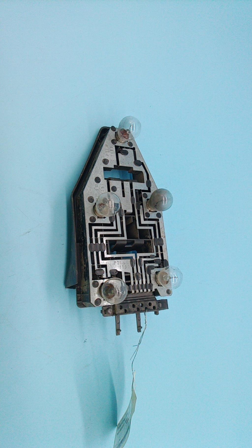Base portalampade fanale posteriore sinistro PEUGEOT 405 PHASE 2  - 1