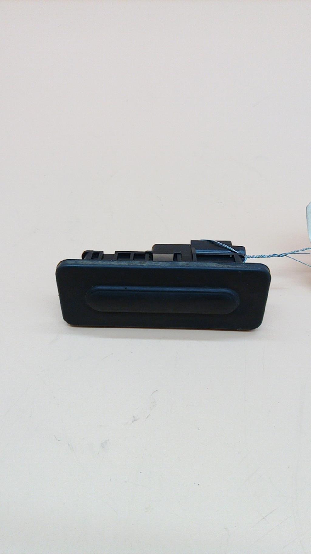 Bouton de coffre CITROEN C4 PICASSO 2 PHASE 1 Diesel - 1