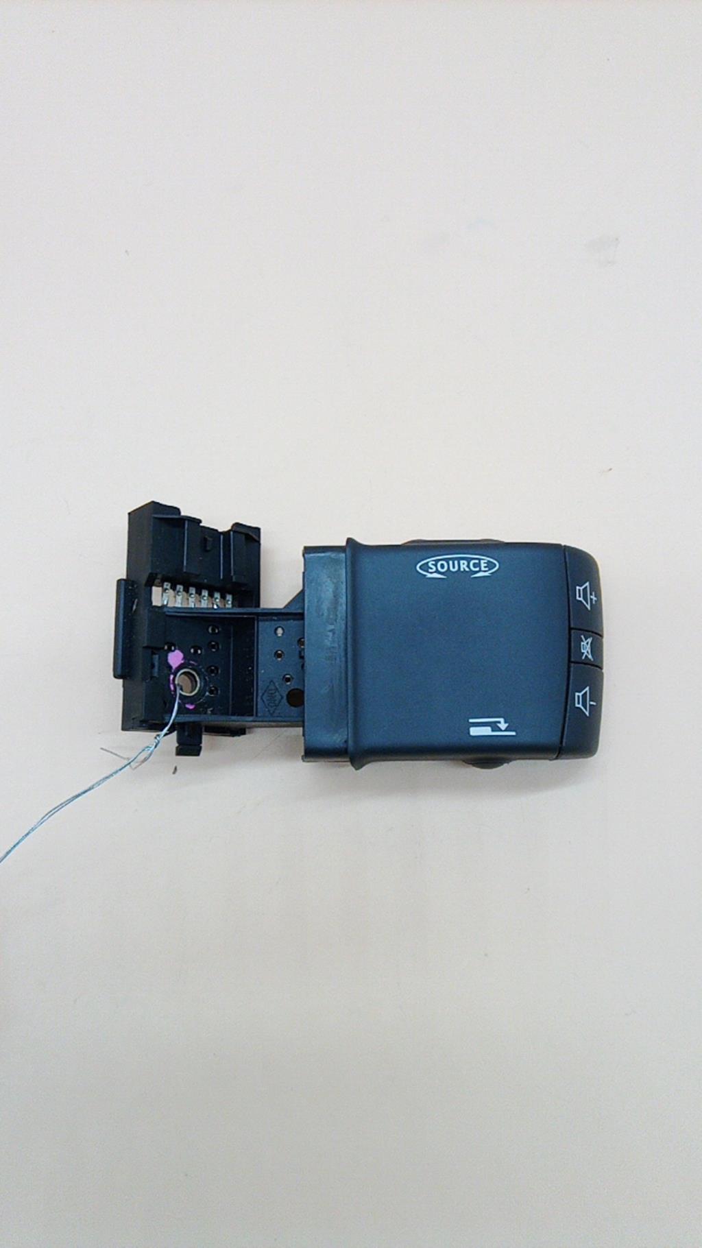 Commande autoradio RENAULT MEGANE 2 PHASE 1 Diesel - 1