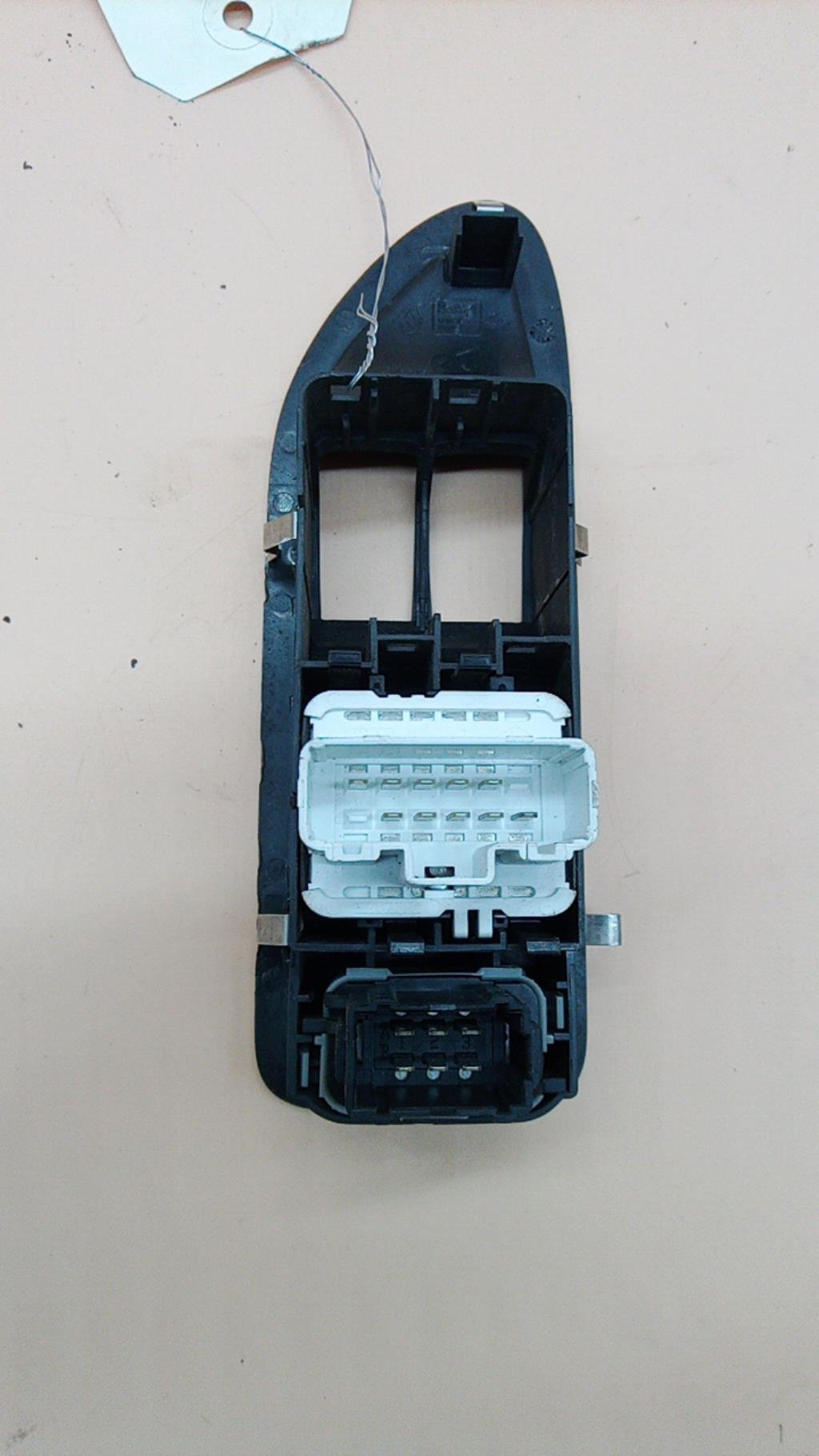 Interruttore lavacristalli anteriore sinistro RENAULT LAGUNA 2 PHASE 2 Diésel - 1