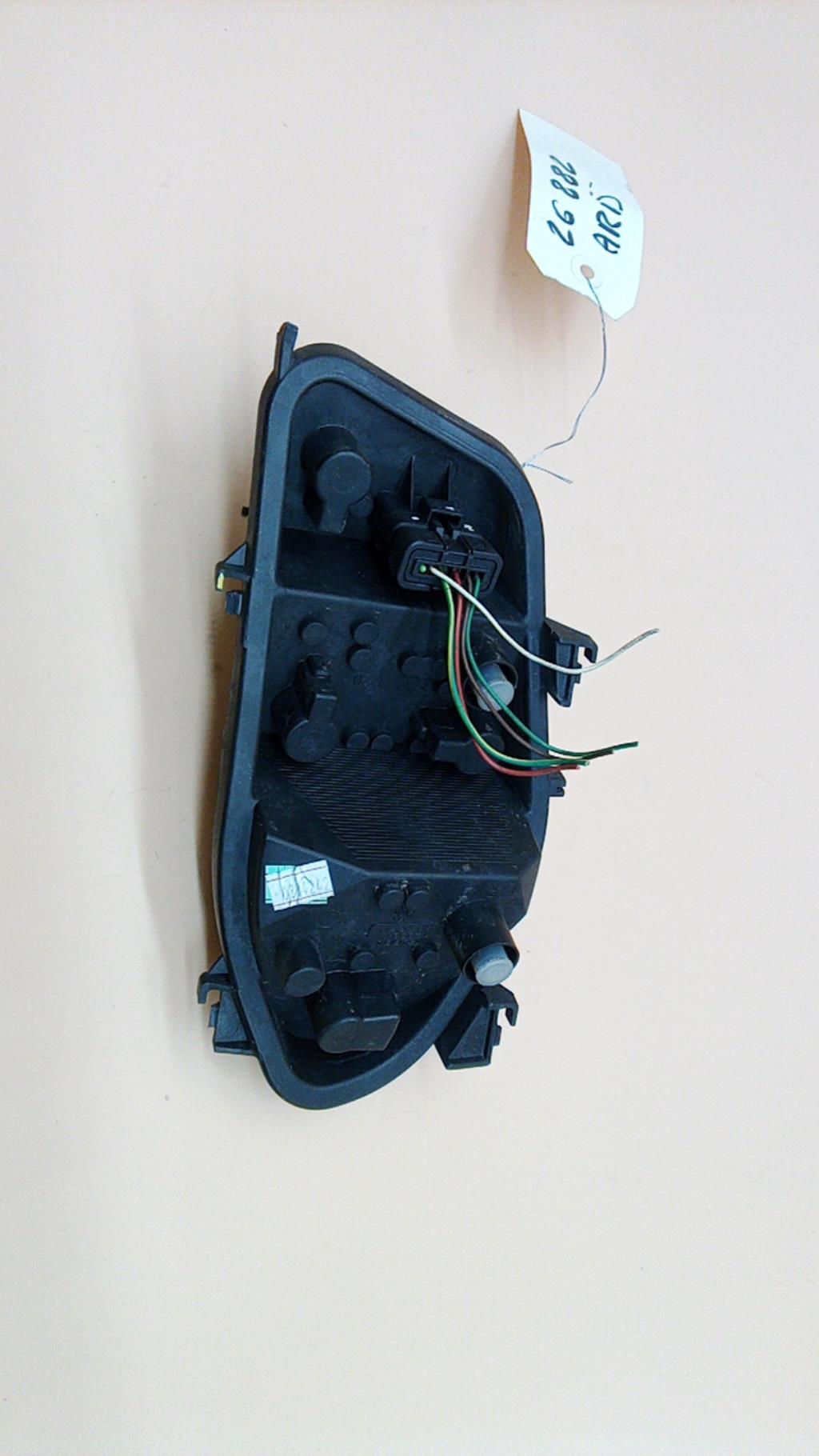 Base portalampade fanale posteriore destro RENAULT CLIO 3 PHASE 1 Diésel - 1