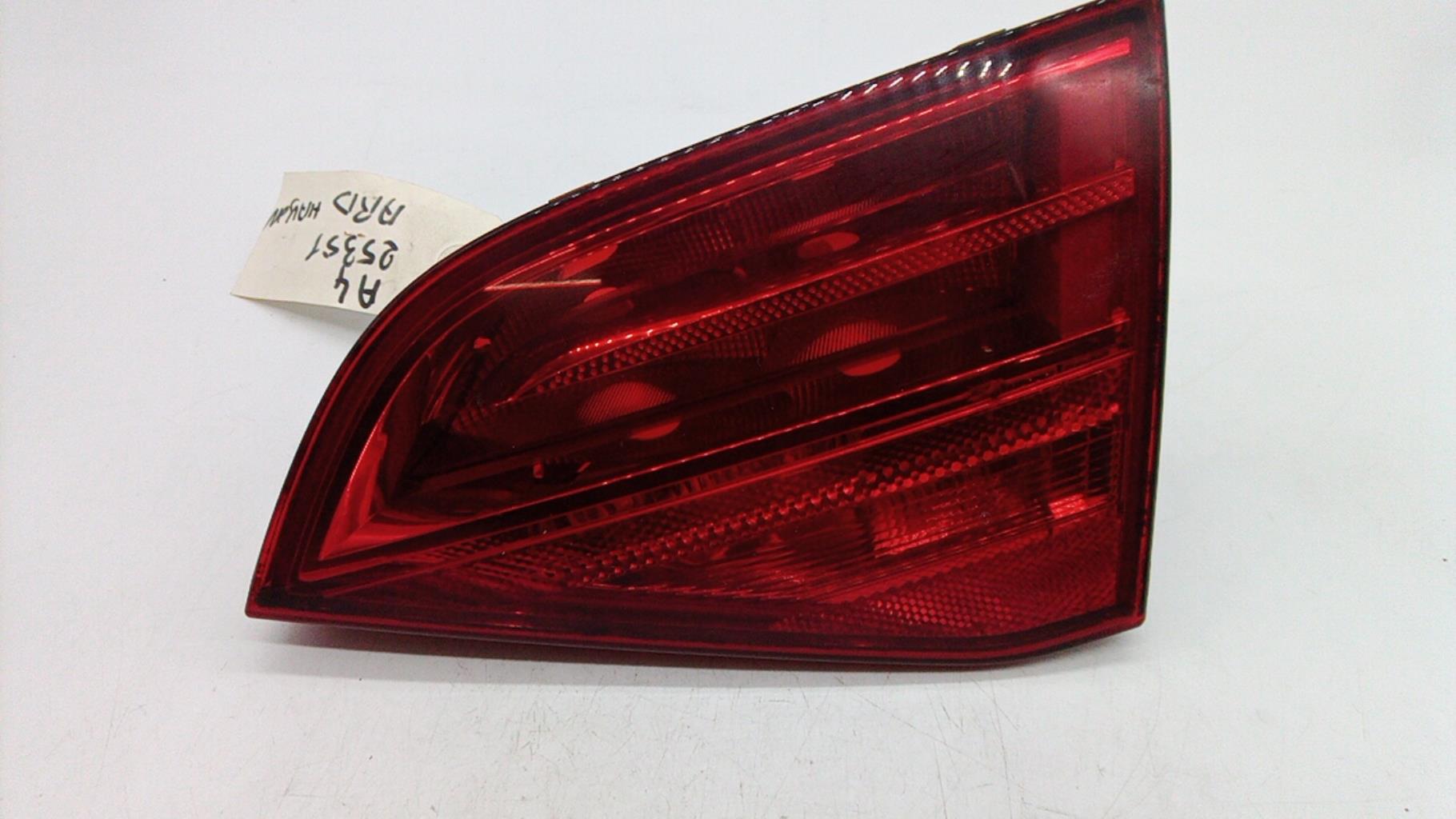 Feu arriere secondaire droit (feux) AUDI A4 3 AVANT PHASE 1 BREAK Diesel - 1