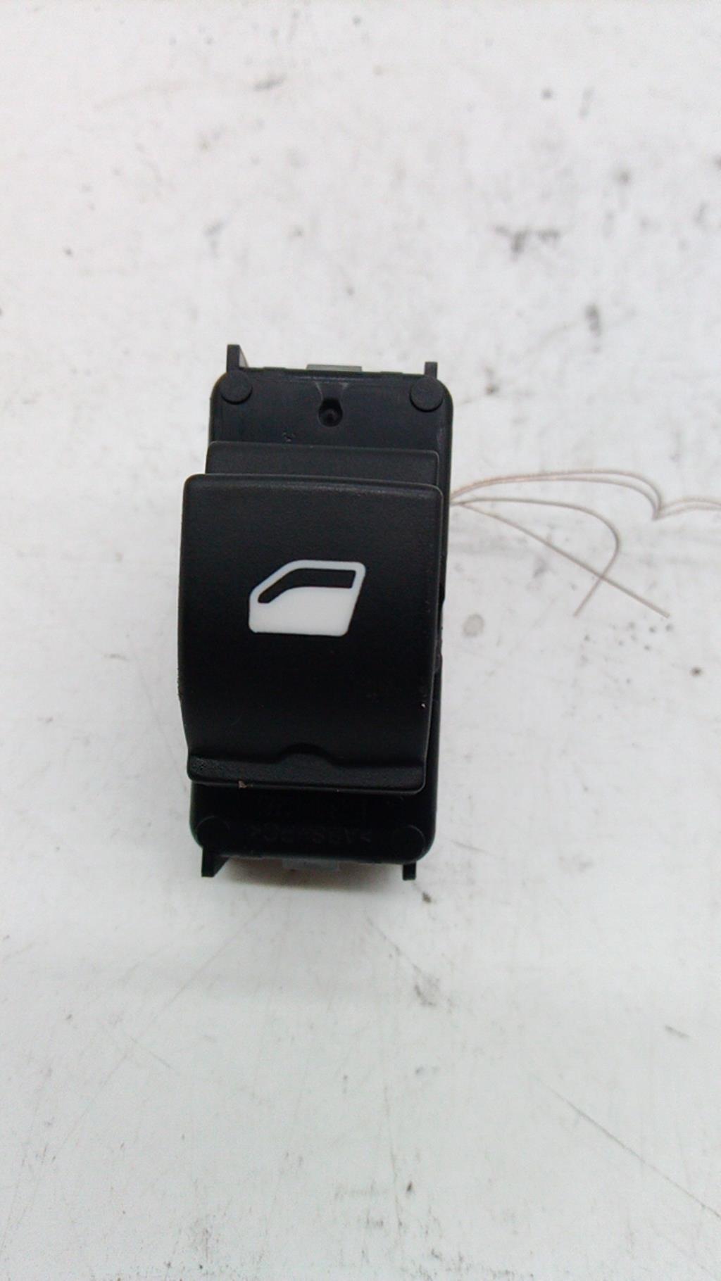 Interruttore lavacristalli posteriore destro PEUGEOT 208 1 PHASE 2 Gasolina - 1