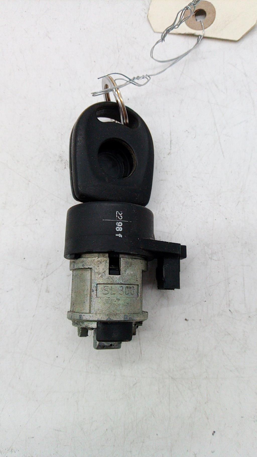 Neiman VOLKSWAGEN GOLF 4 Essence - 1