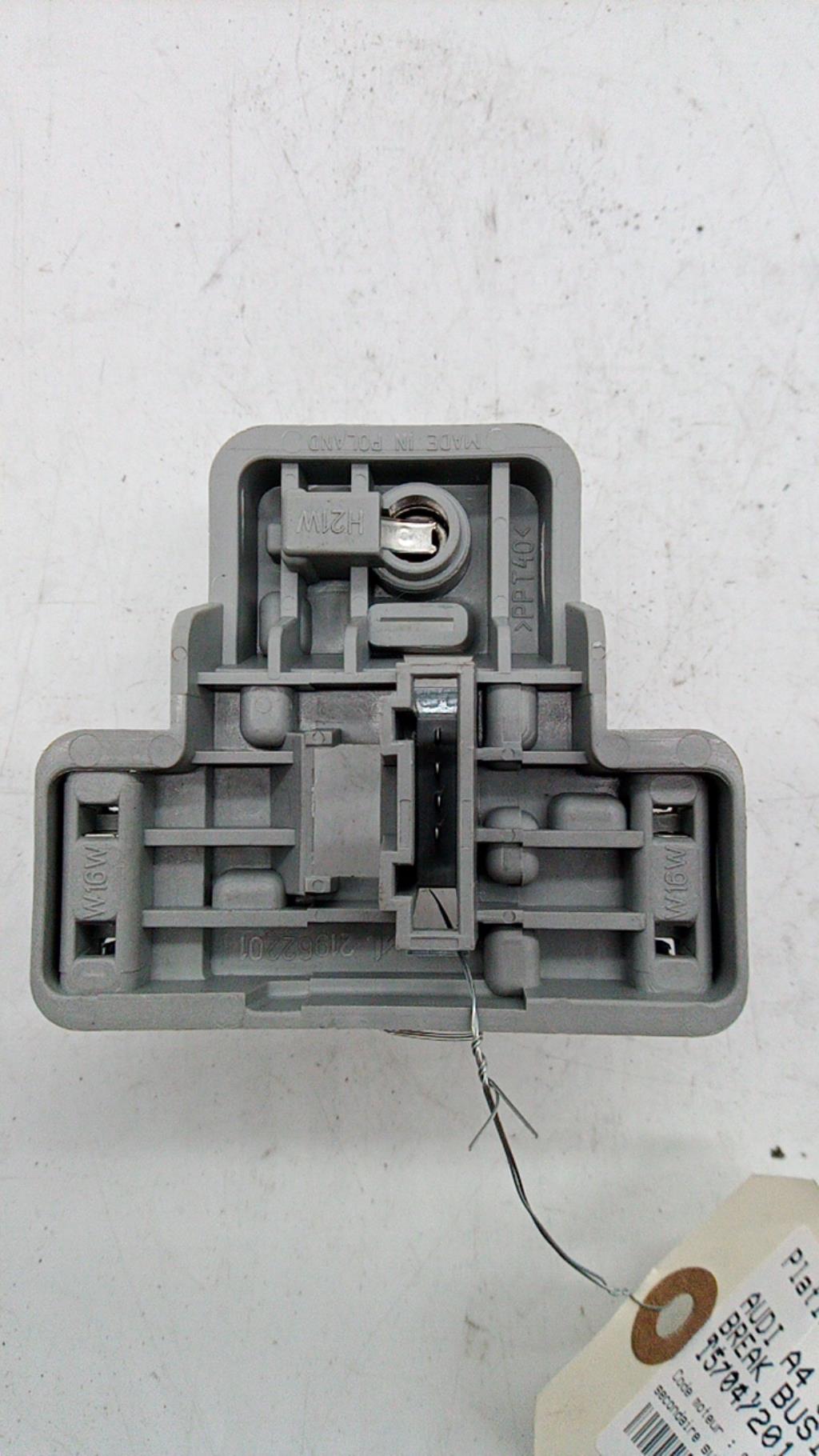 Base portalampade fanale posteriore destro AUDI A4 3 AVANT PHASE 1 BREAK Diésel - 1