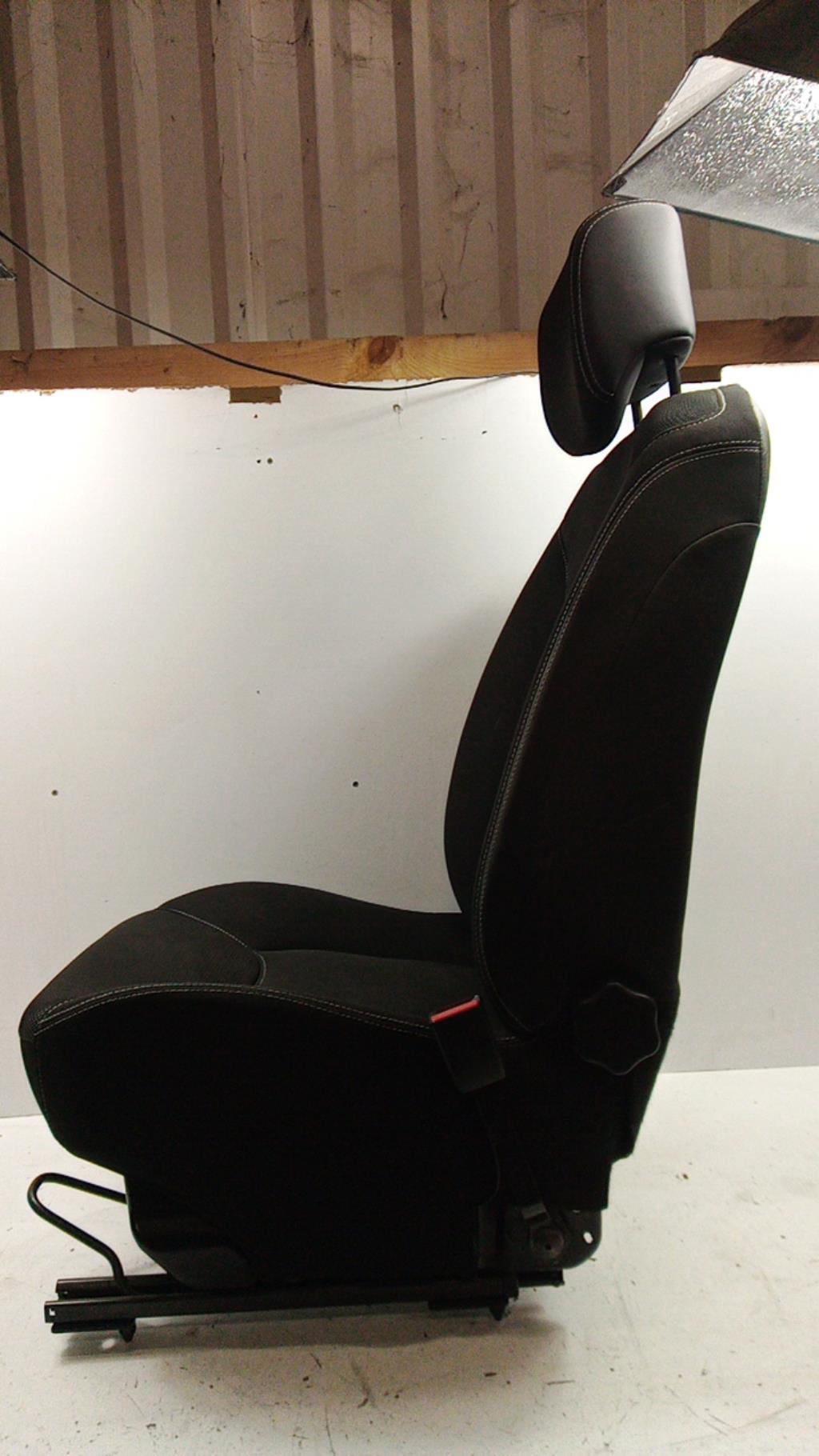 Siege avant droit RENAULT CLIO 4 PHASE 1  - 1