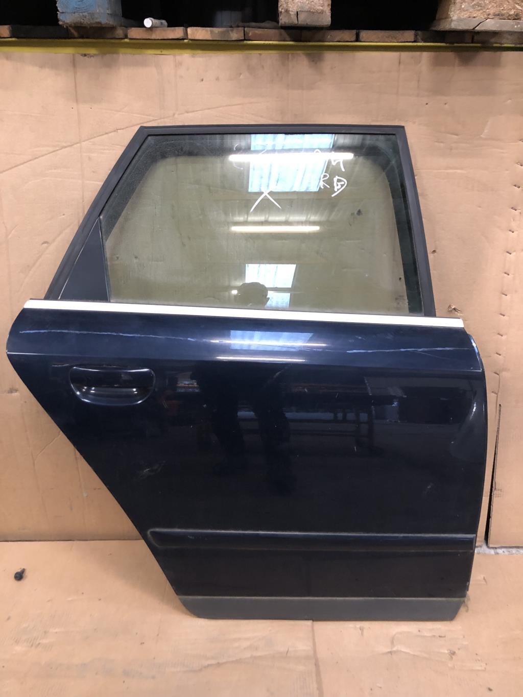 Porte arriere droit AUDI A4 2 AVANT PHASE 1 BREAK Diesel - 1