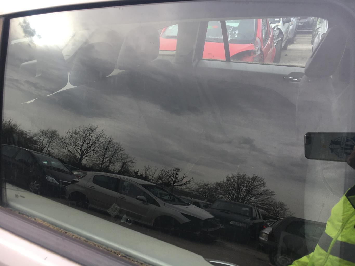 Vitre arriere droit DODGE CALIBER Diesel - 1