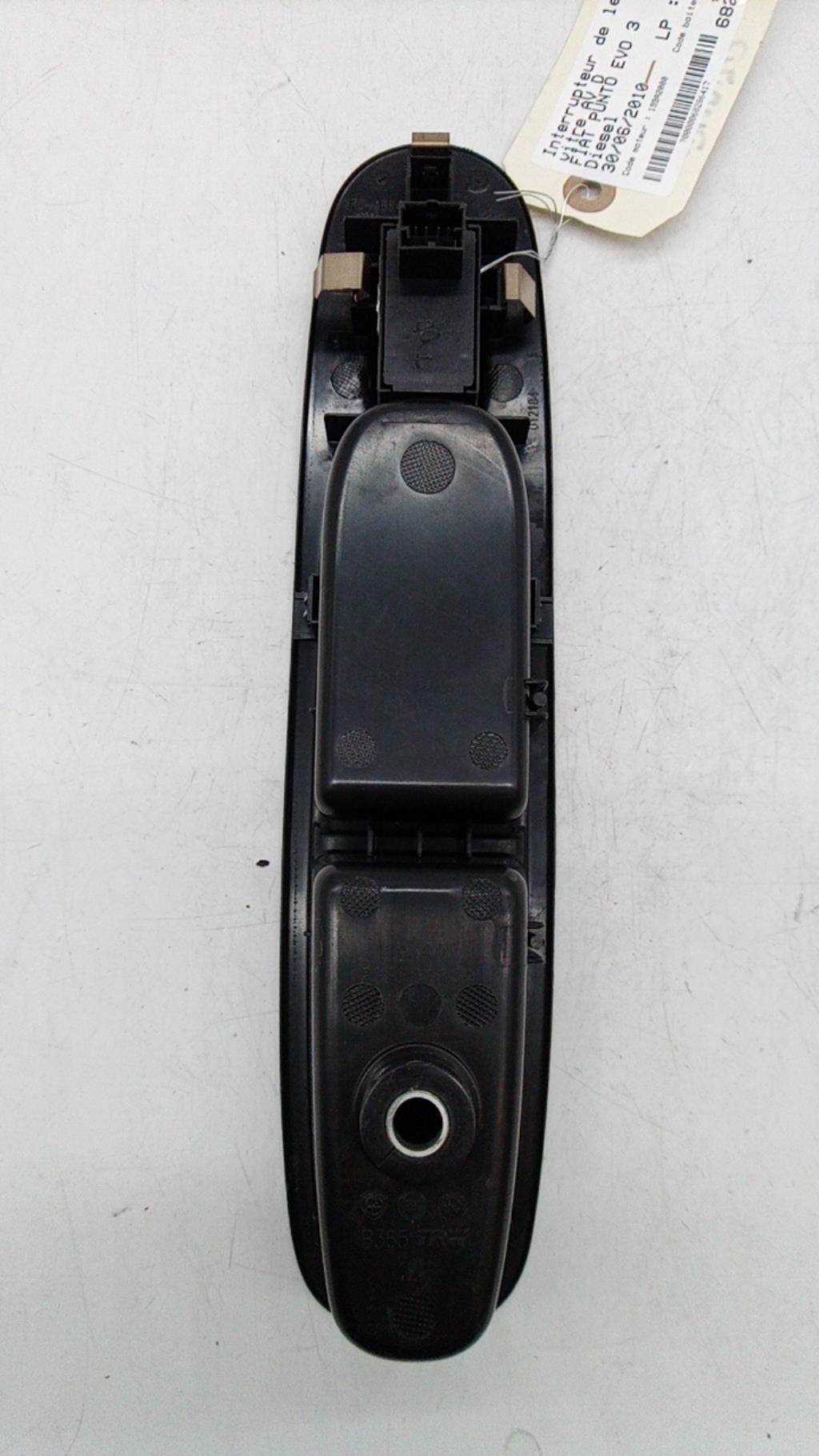Interruttore lavacristalli anteriore destro FIAT PUNTO EVO 3 Diésel - 1