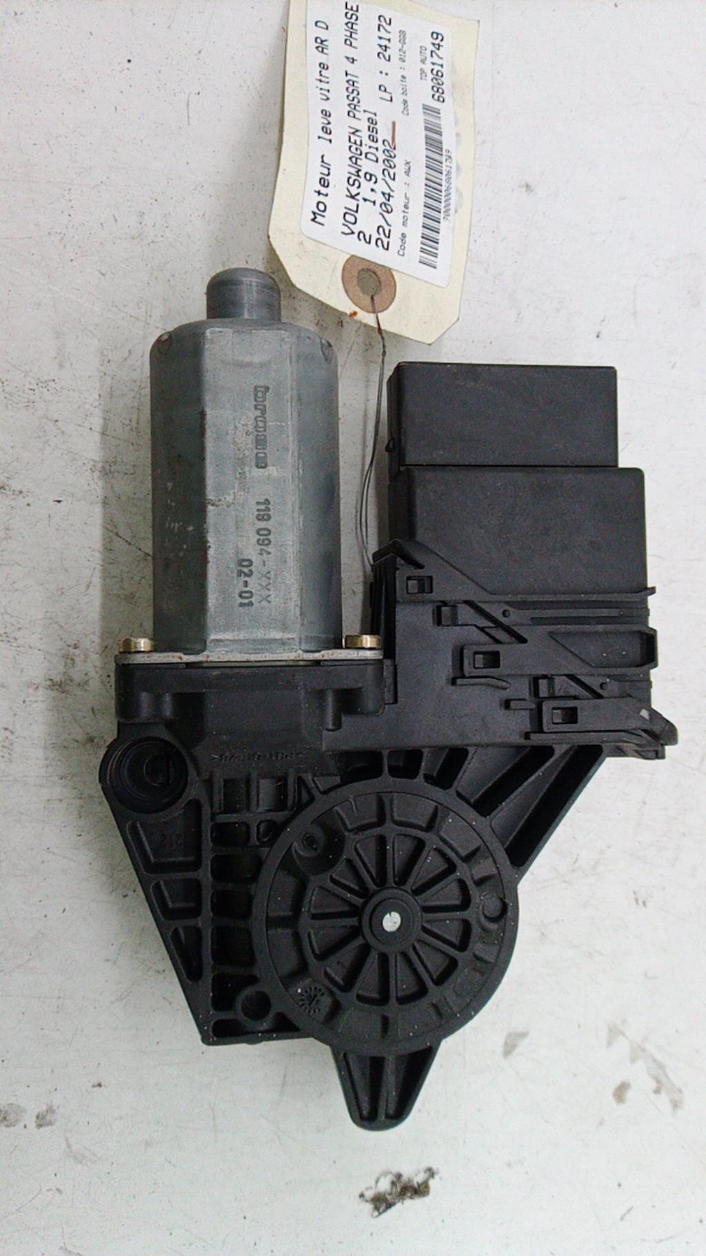 Motore alzacristalli posteriore destro VOLKSWAGEN PASSAT 4 PHASE 2 Diésel - 1