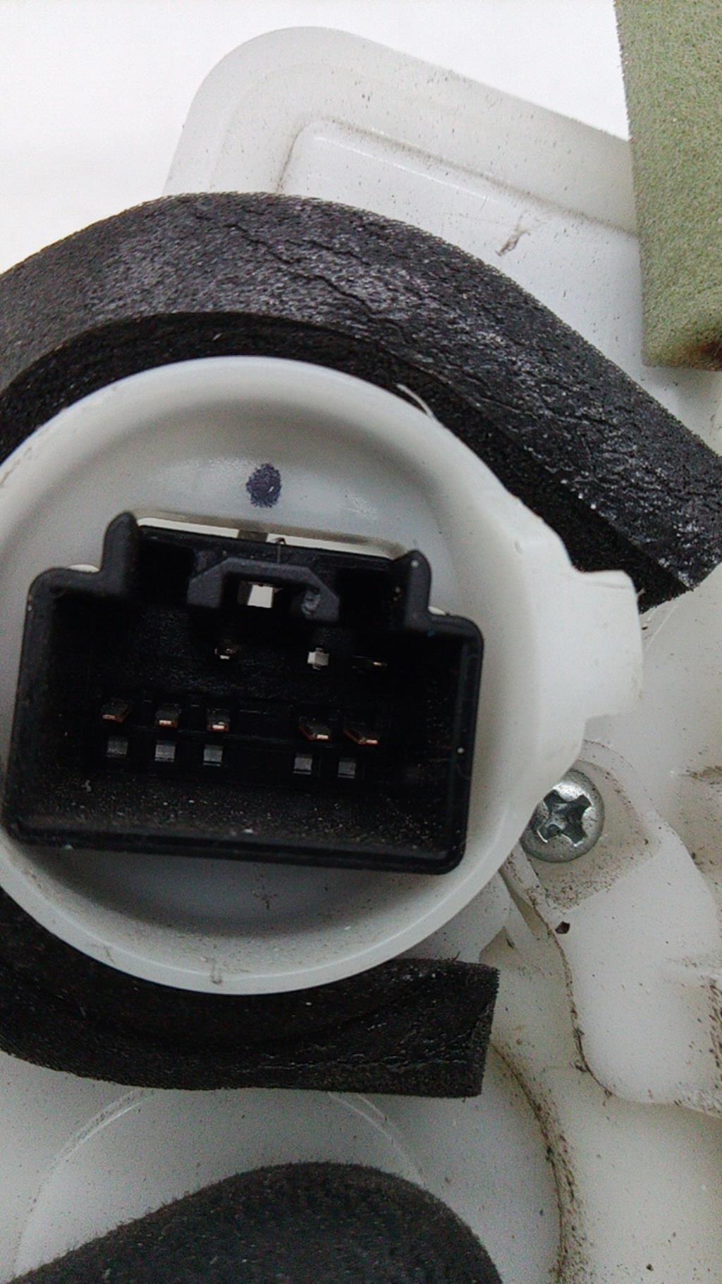 Serrure avant gauche MAZDA 2 2 PHASE 1 Essence - 1