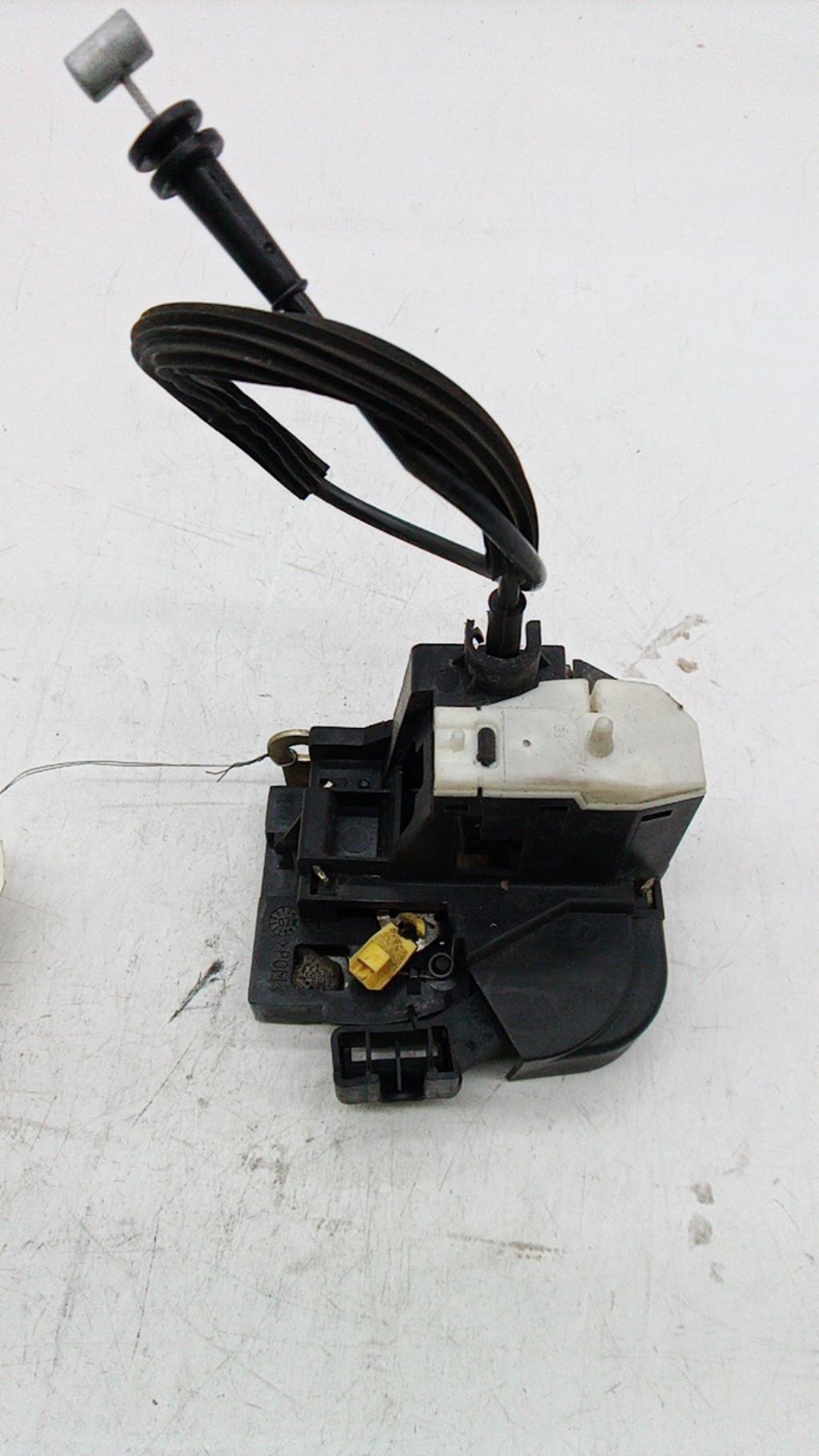 Serrure avant gauche RENAULT CLIO 2 PHASE 2 Essence - 1