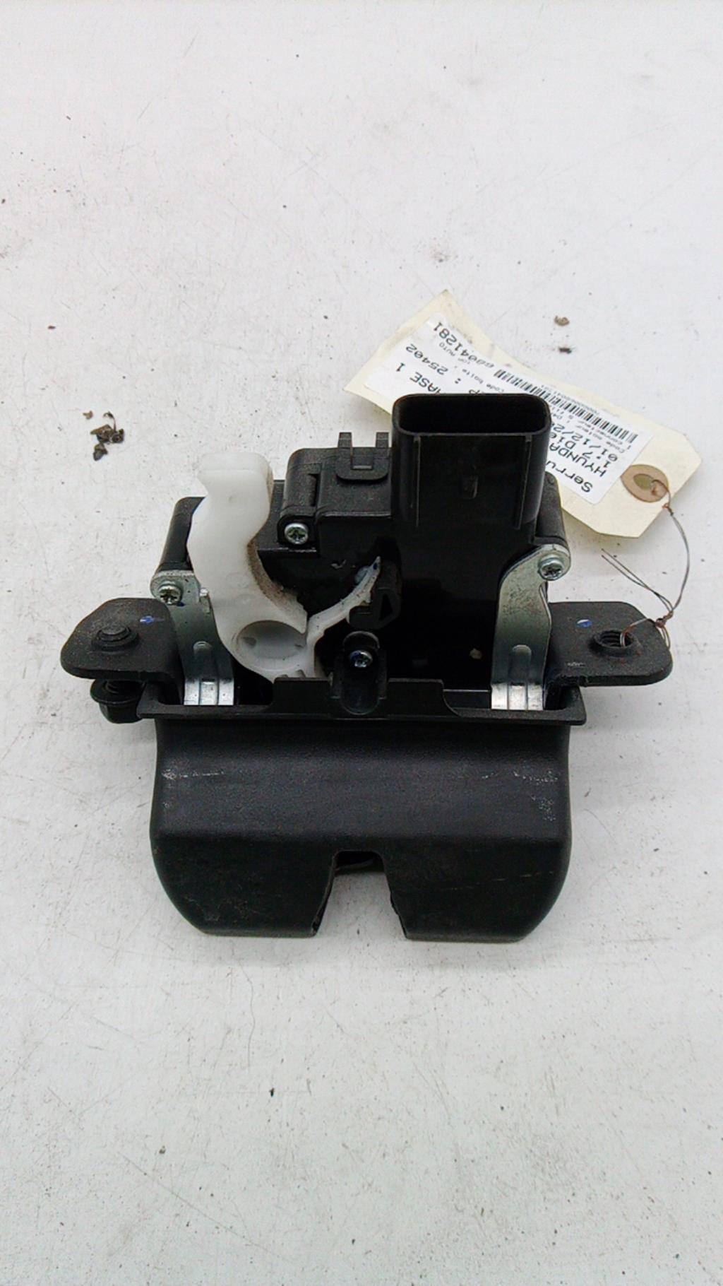 Serrure de hayon HYUNDAI TUCSON 2 PHASE 1 Diesel - 1