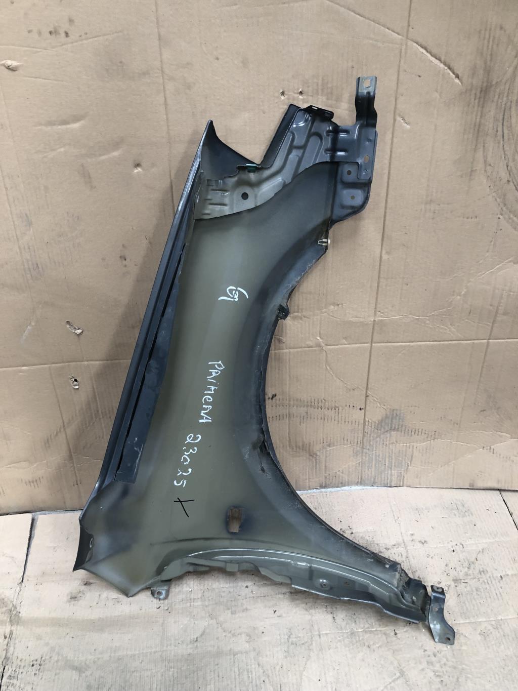 Aile avant gauche NISSAN PRIMERA 4 Diesel - 1