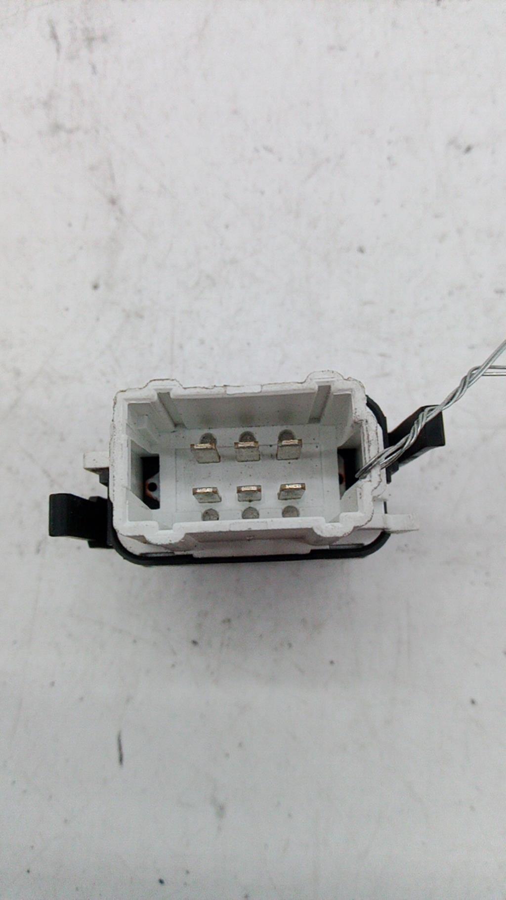 Bouton/Interrupteur RENAULT CLIO 2 PHASE 2 Diesel - 1