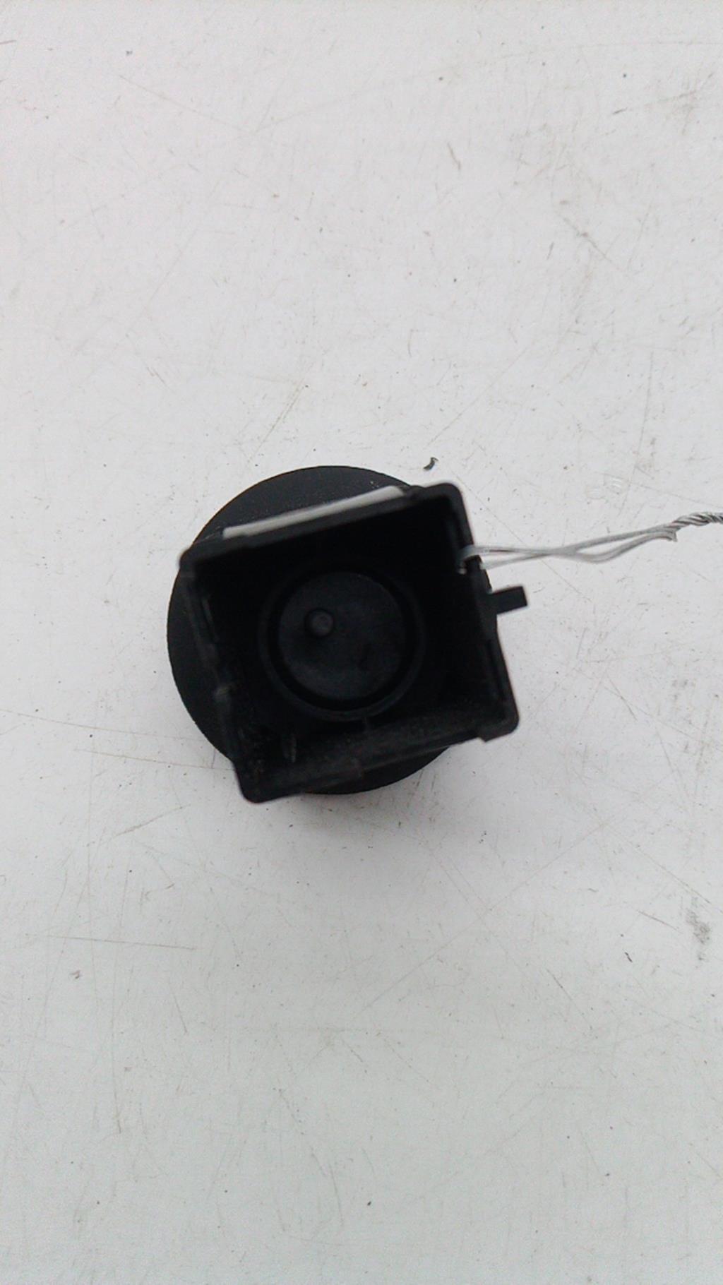 Bouton/Interrupteur RENAULT TWINGO 3 PHASE 1 Essence - 1