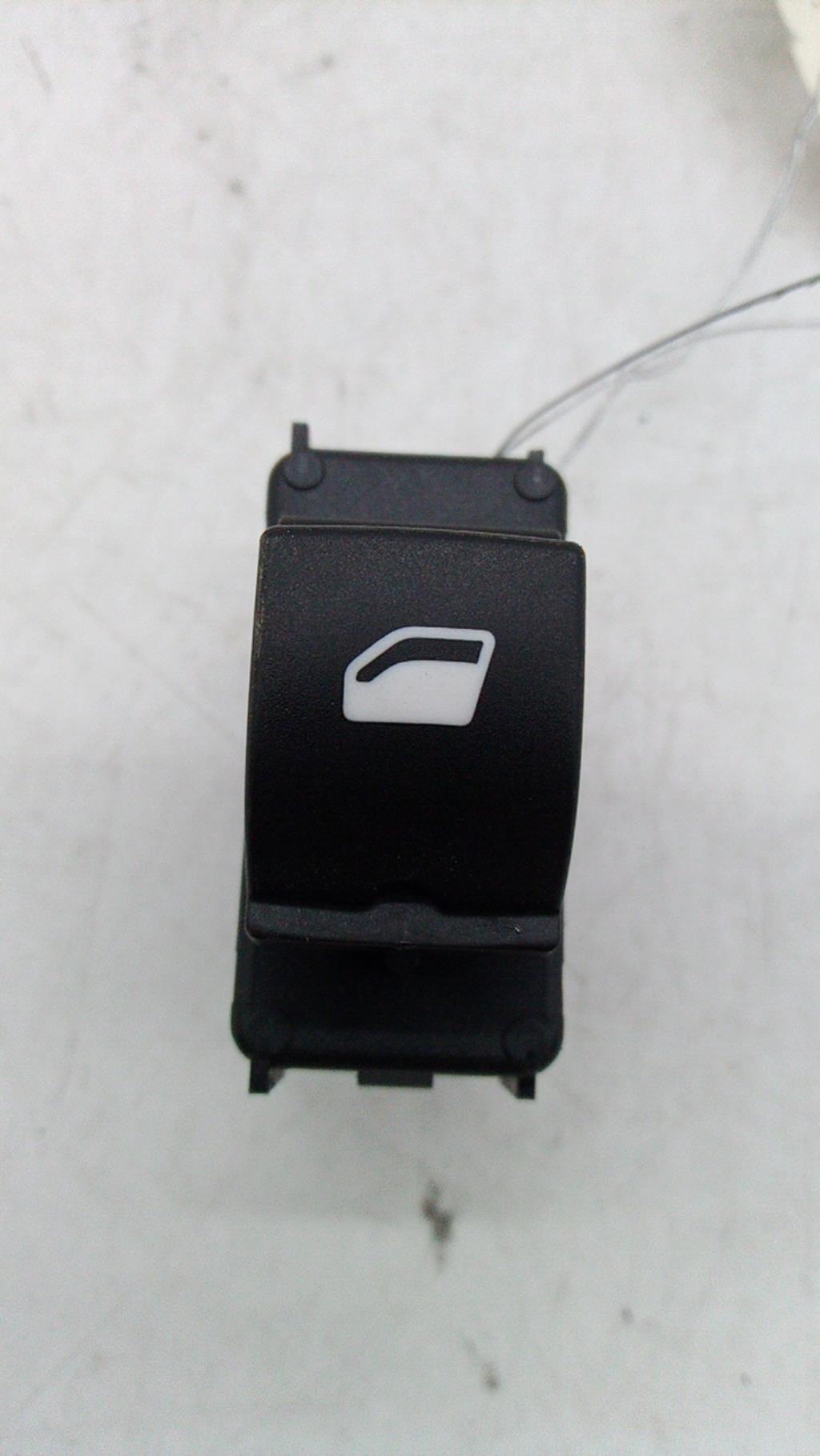 Interruttore lavacristalli anteriore destro CITROEN DS3 PHASE 1 Gasolina - 1