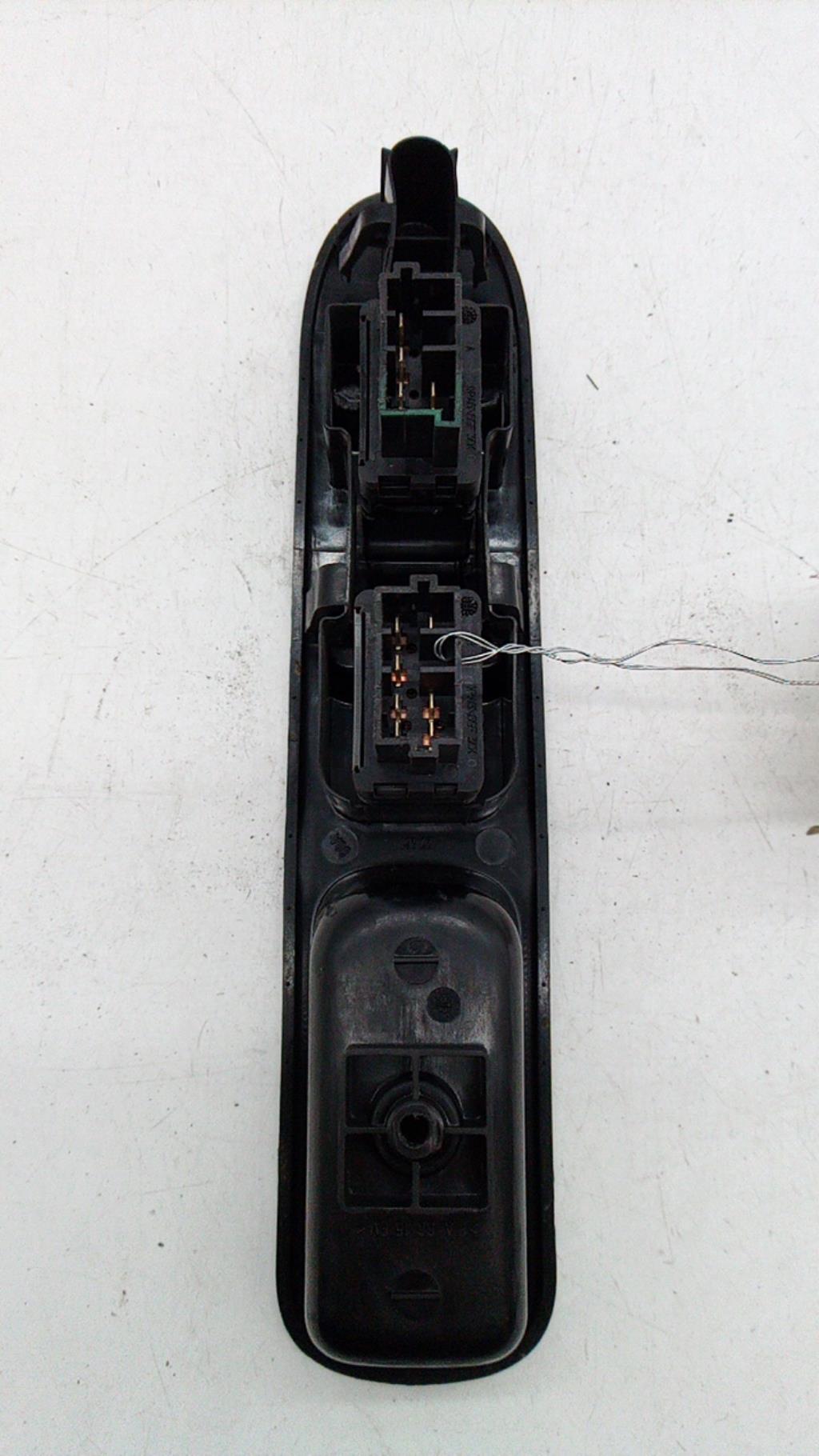 Interruttore lavacristalli anteriore sinistro PEUGEOT 307 PHASE 1 Diésel - 1