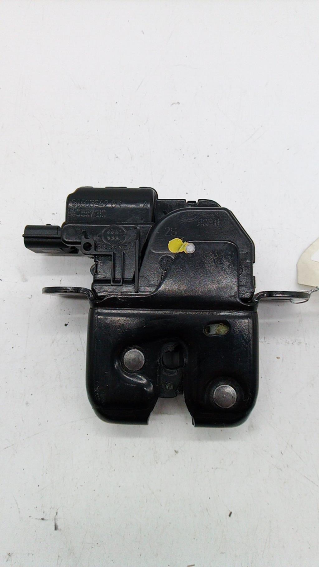 Serrure de hayon RENAULT CLIO 4 PHASE 2 Diesel - 1