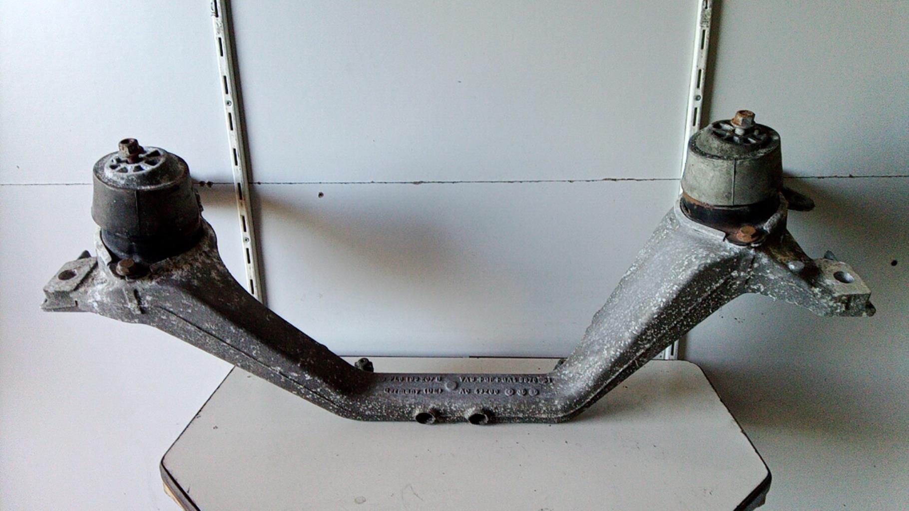 Support moteur AUDI Q7 1 PHASE 1 Diesel - 1