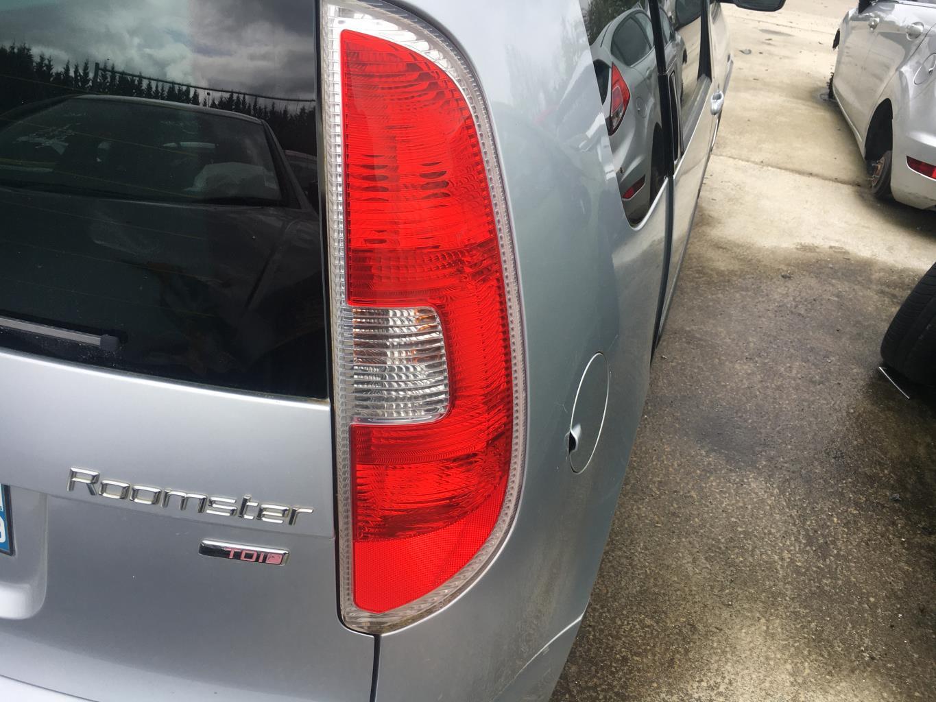 Fanale posteriore principale destro (luci) SKODA ROOMSTER PHASE 1 Diésel - 1