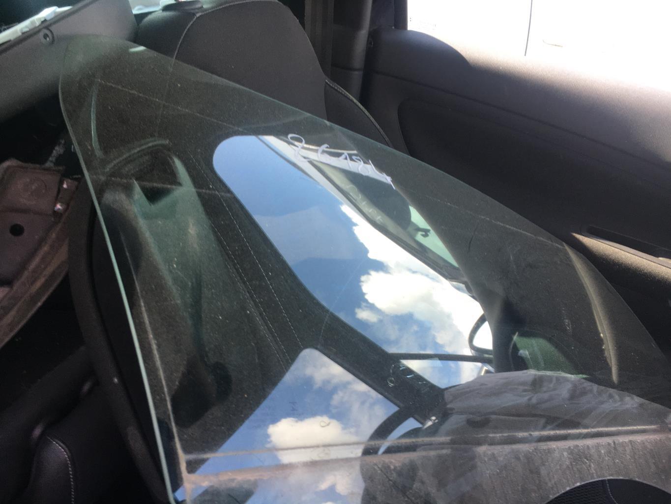 Vitre avant droit CITROEN DS3 PHASE 1 Essence - 1