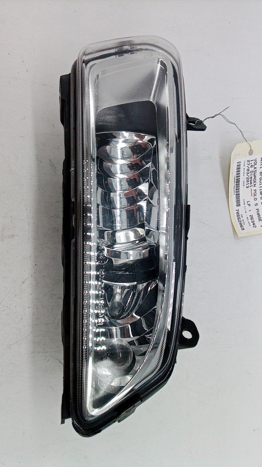 Fendinebbia destro (luci) VOLKSWAGEN POLO 5 PHASE 1 Diésel - 1