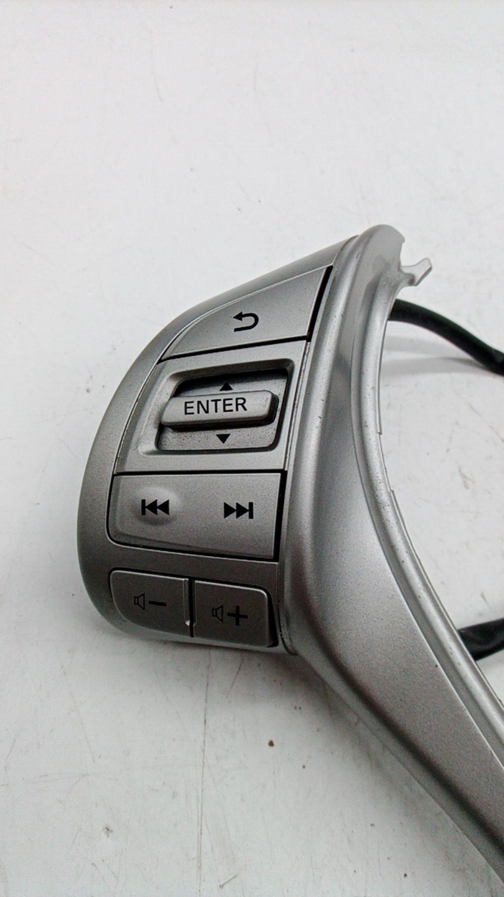 Commande autoradio NISSAN QASHQAI 2 PHASE 1 Diesel - 1