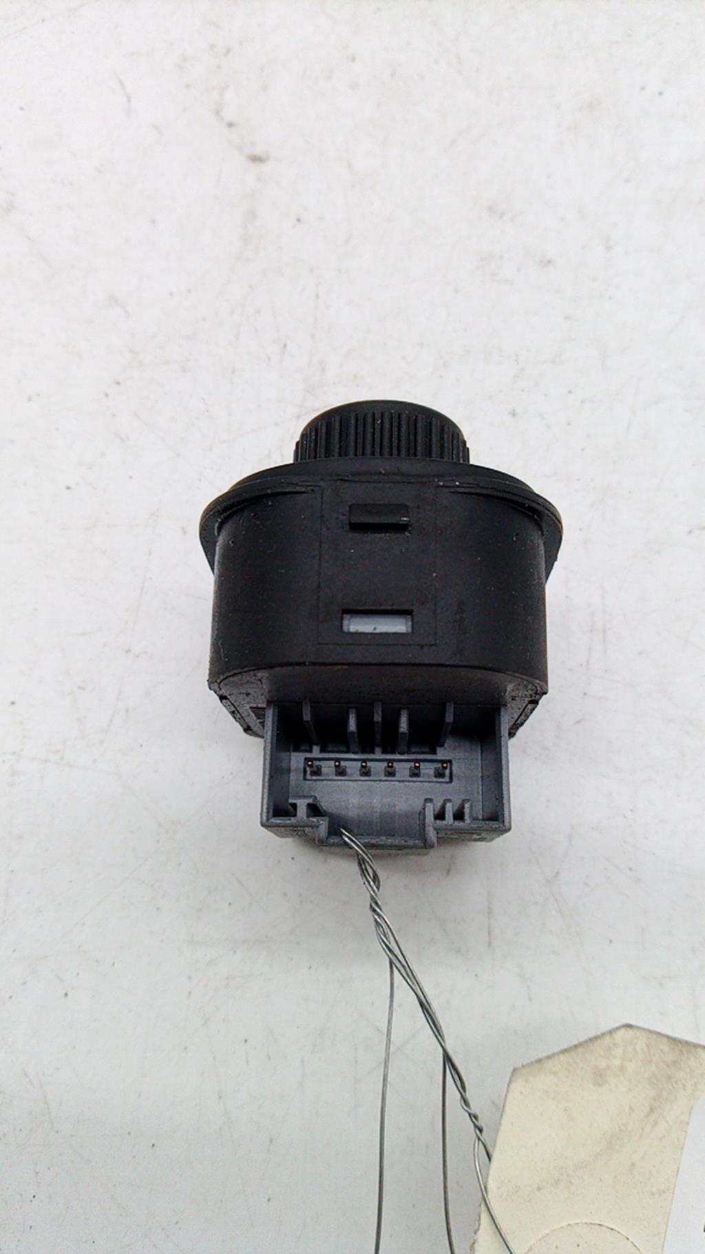 Commande retroviseurs VOLKSWAGEN GOLF 5 Essence - 1