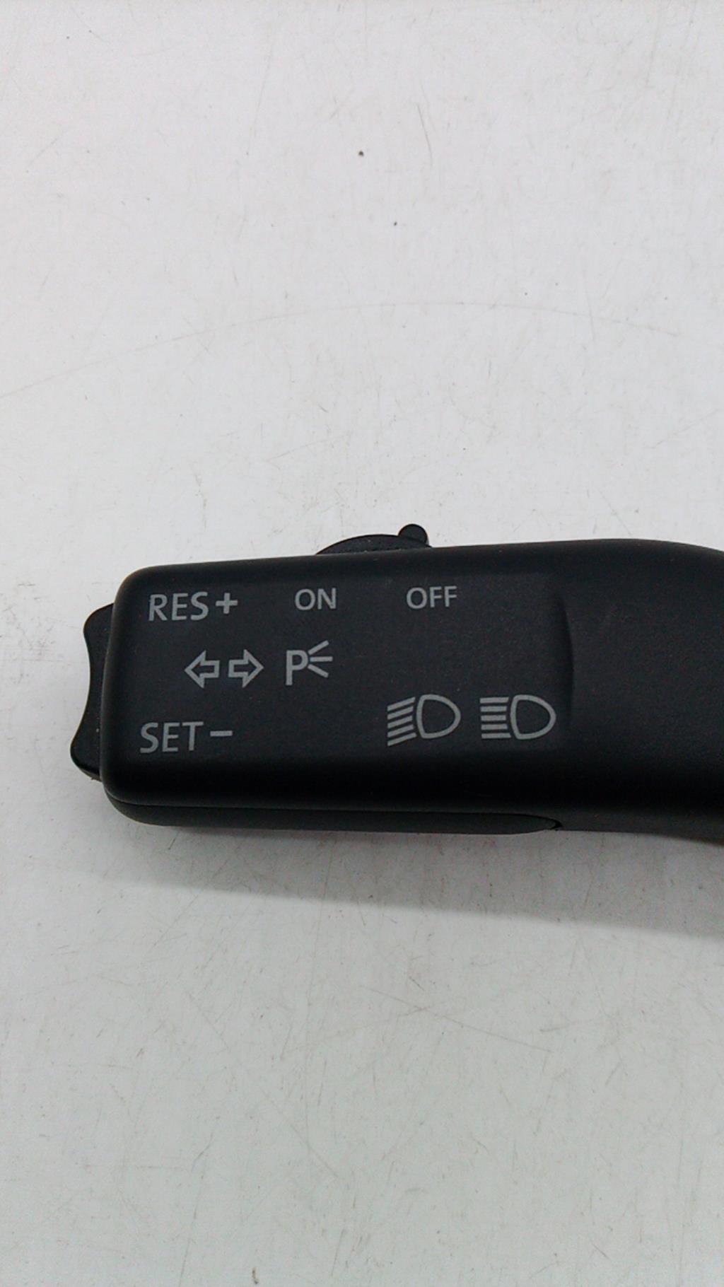 Commodo phare VOLKSWAGEN GOLF 5 Essence - 1