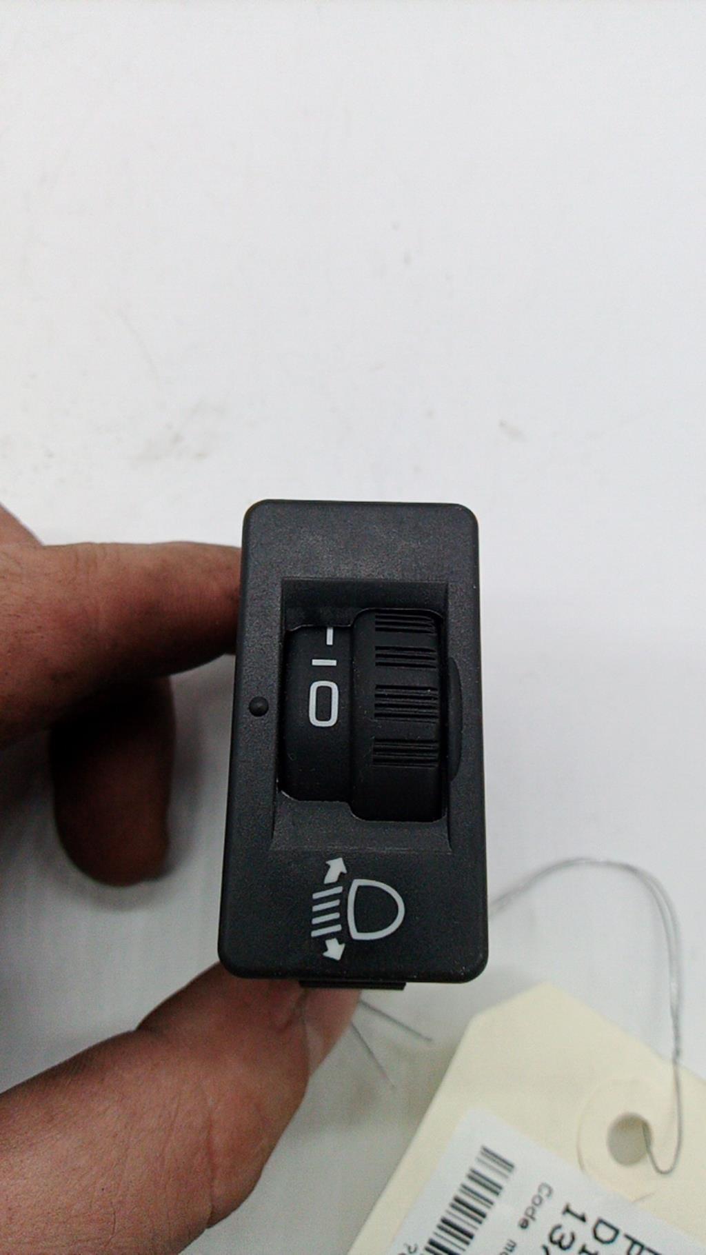 Commande de reglage hauteur de phare PEUGEOT 308 2 PHASE 2 Diesel - 1